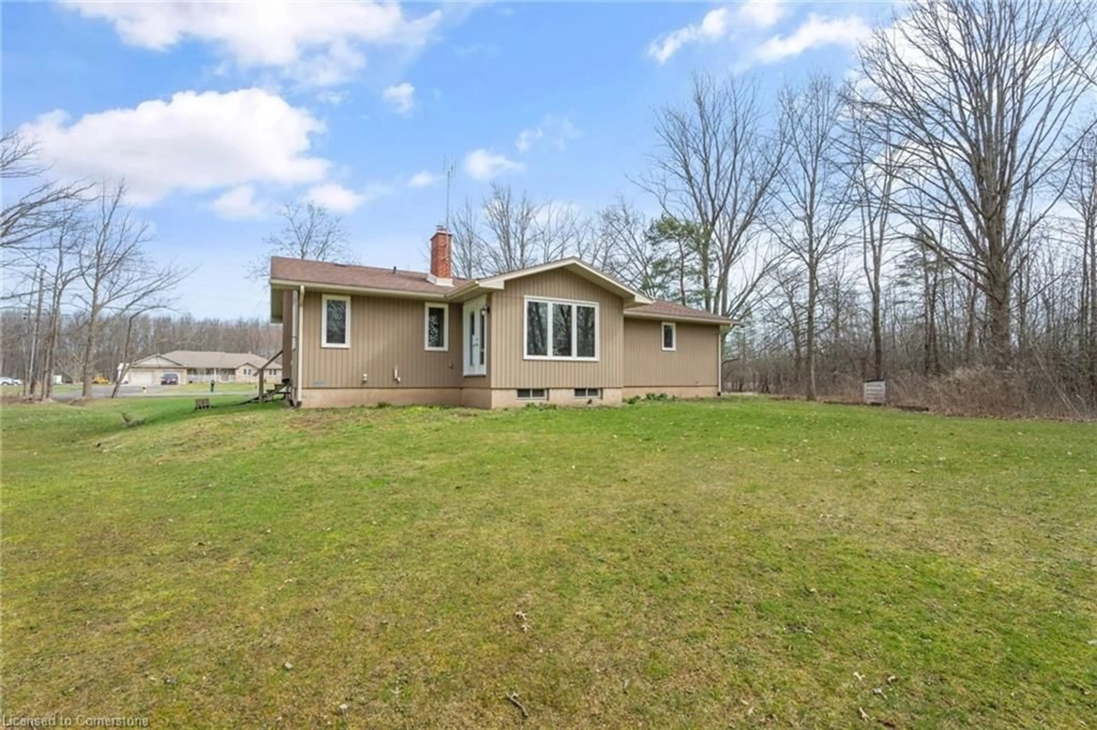 A pic from outside/outdoor area/front of a property/back of a property/a pic from drone, water/lake/river/ocean view for 643 Line 7 Rd, Niagara-on-the-Lake Ontario L0S 1J0