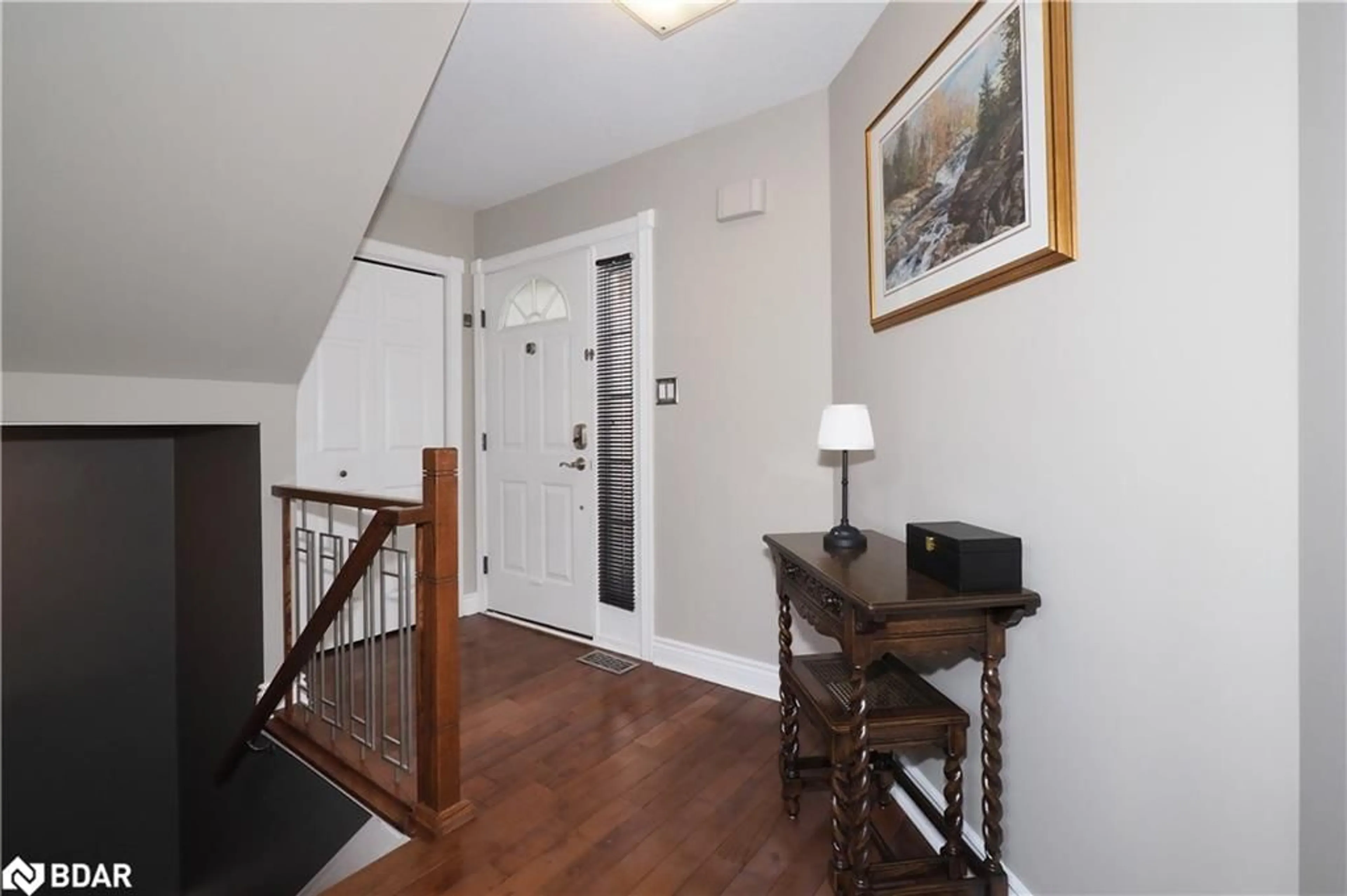 Indoor entryway for 30 Candle Cres, Kitchener Ontario N2P 2K7