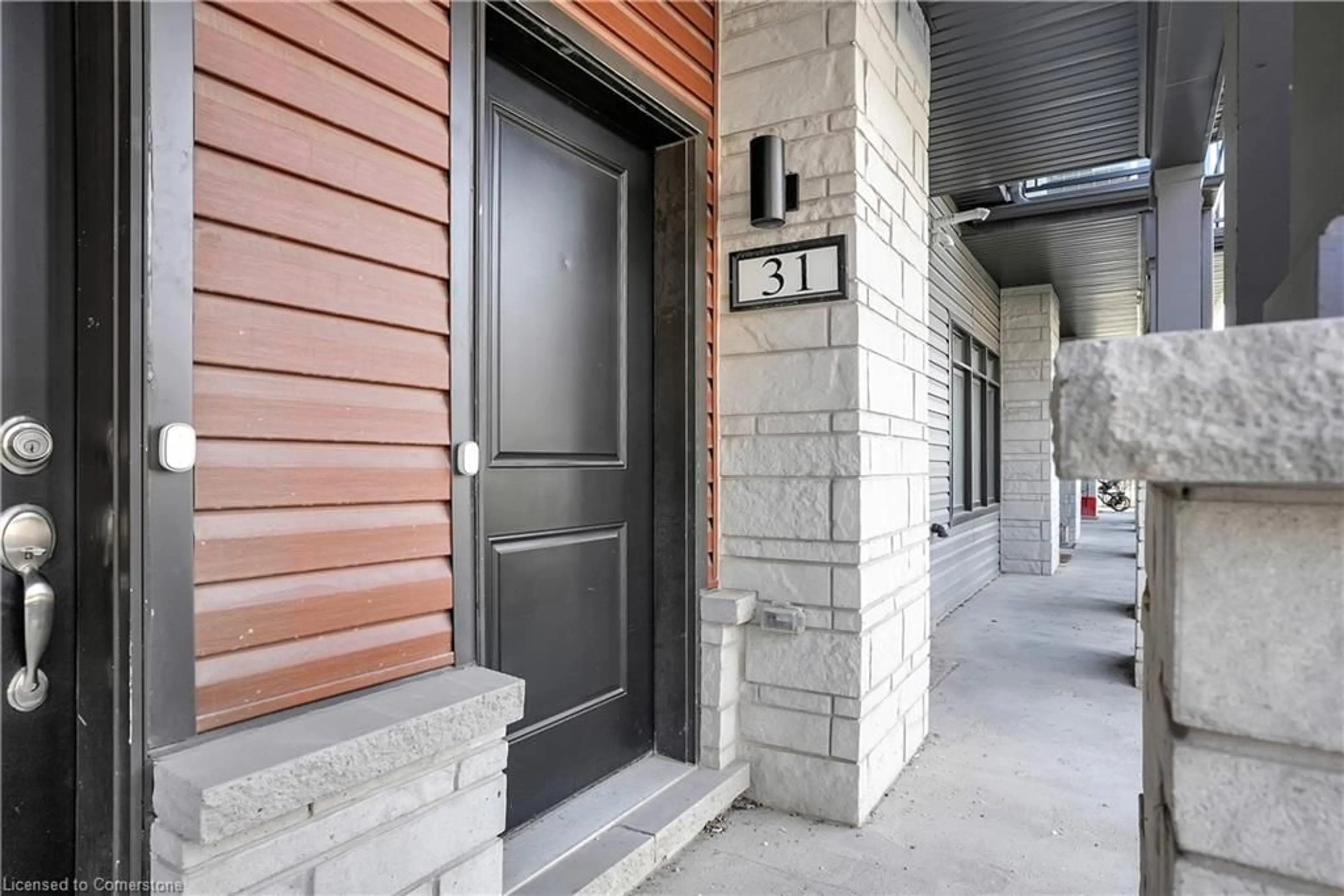 Indoor entryway for 2 Willow St #31, Paris Ontario N3L 0K7