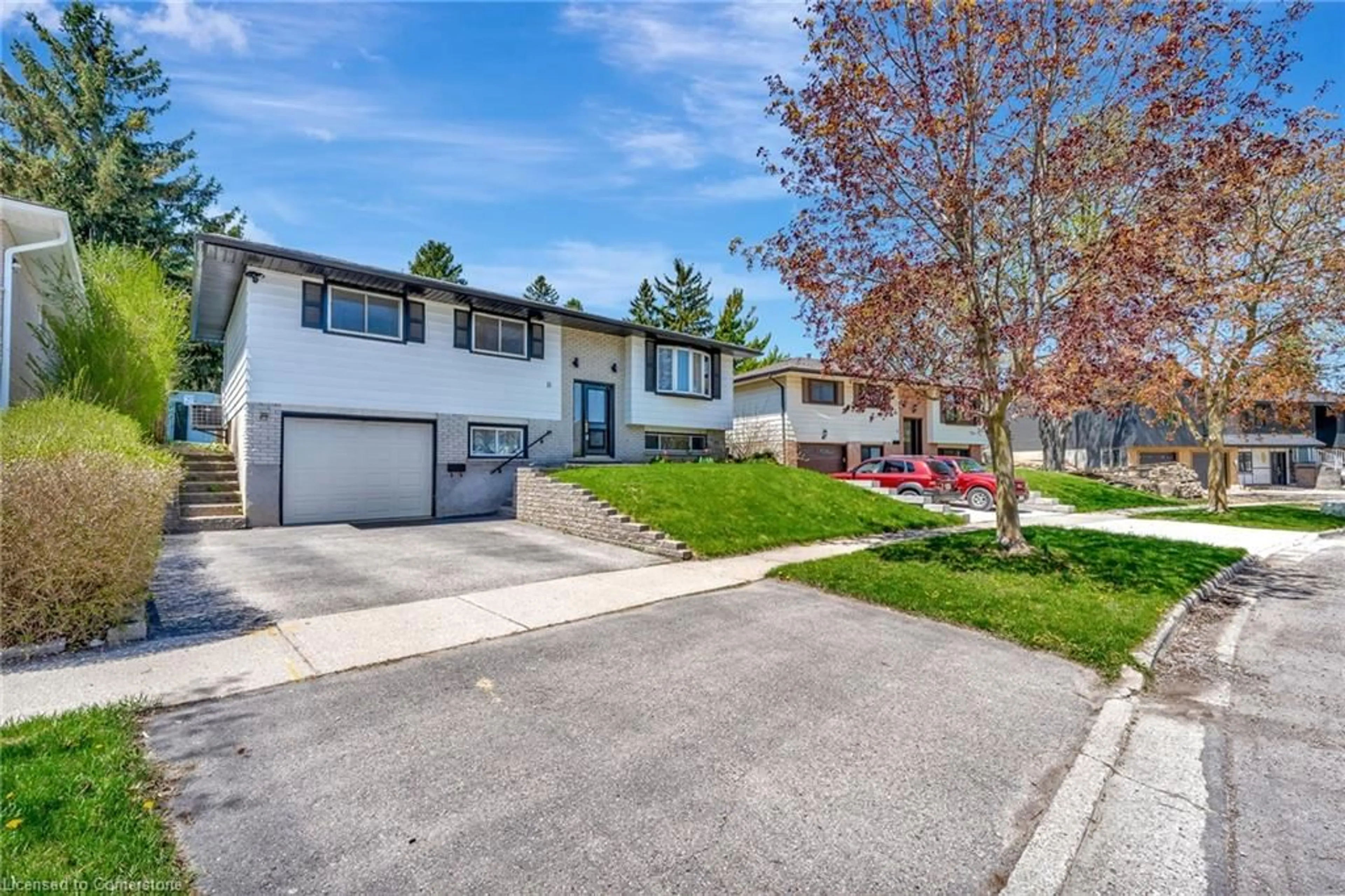A pic from outside/outdoor area/front of a property/back of a property/a pic from drone, street for 11 Glen Park Cres, Kitchener Ontario N2N 1G1