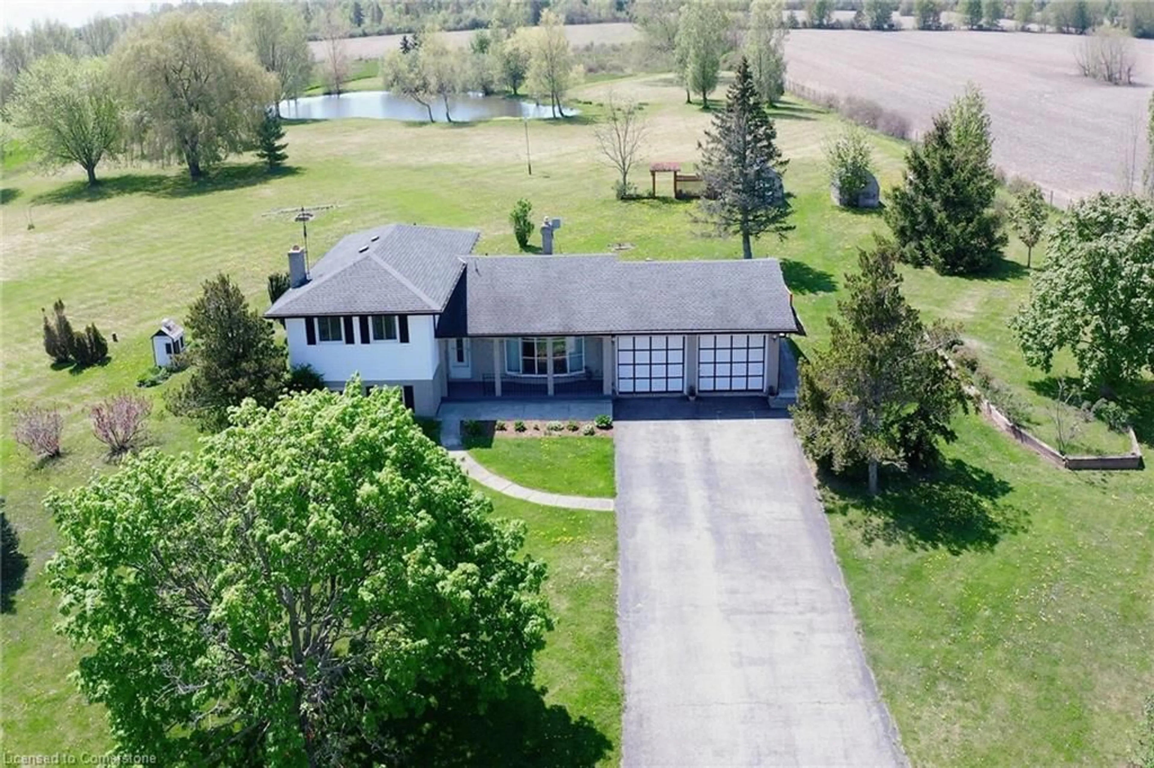 A pic from outside/outdoor area/front of a property/back of a property/a pic from drone, unknown for 11241 Hwy 3 Hwy, Port Colborne Ontario L3K 5V4