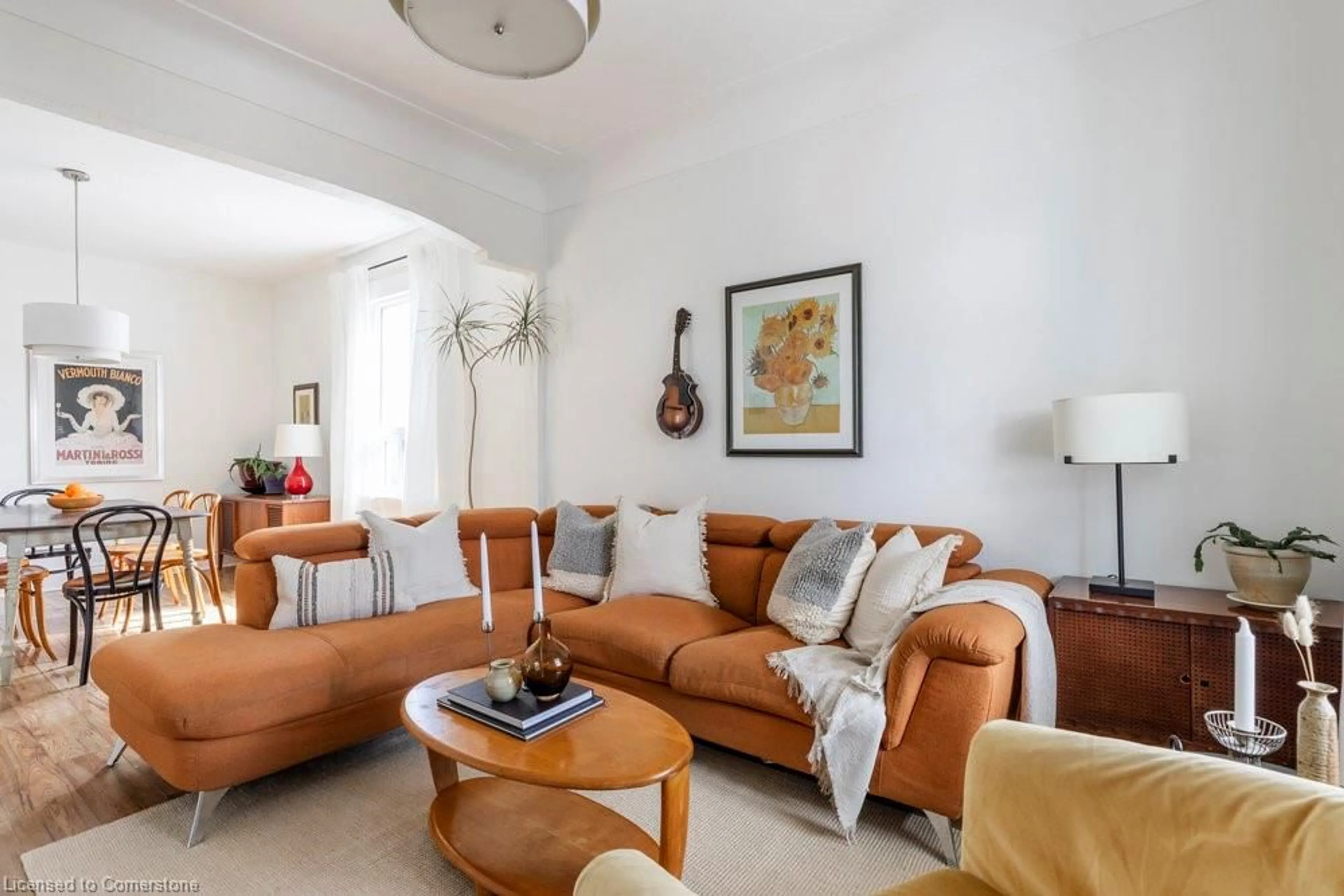 Living room with furniture, unknown for 47 Mayflower Ave, Hamilton Ontario L8L 2K5