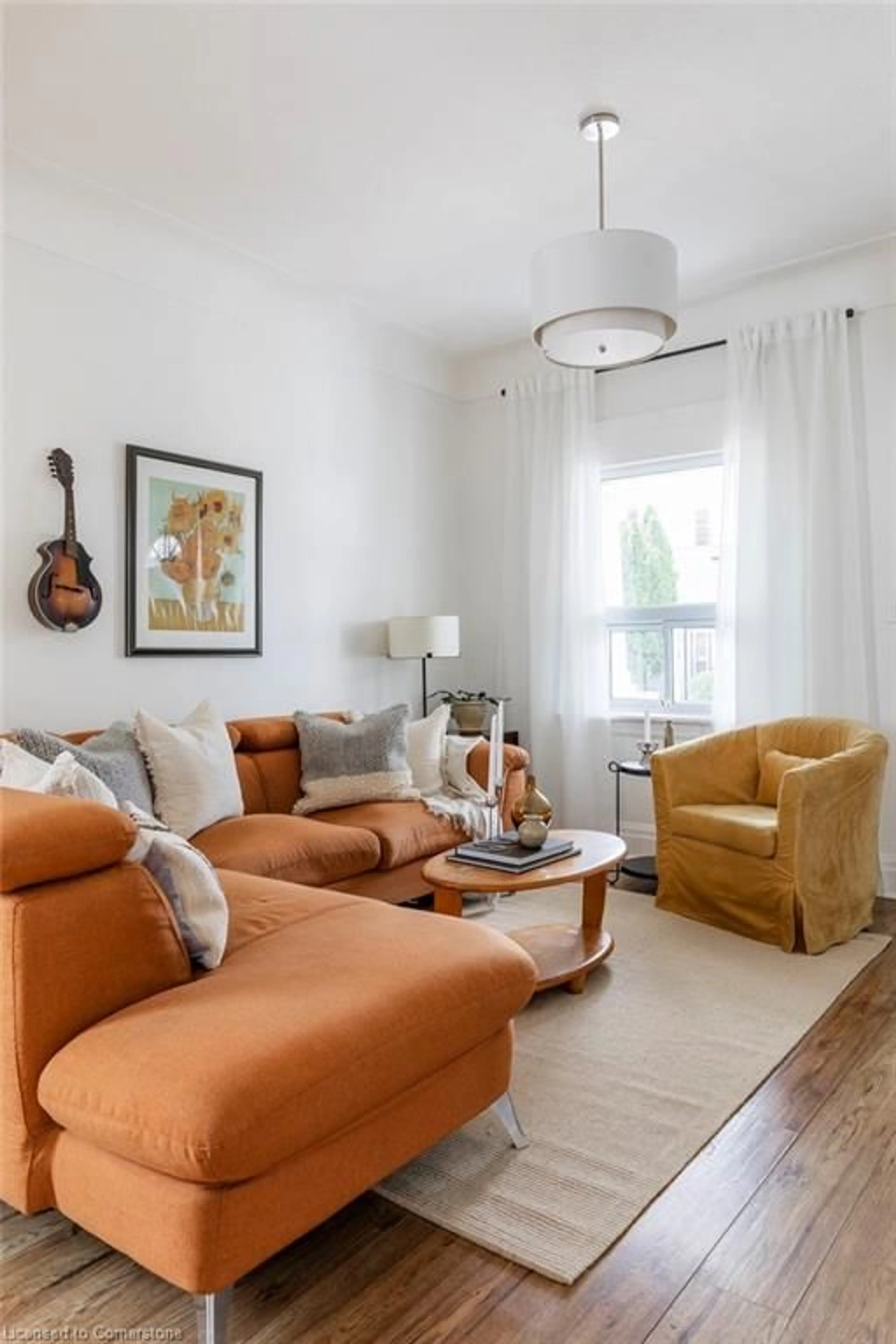 Living room with furniture, unknown for 47 Mayflower Ave, Hamilton Ontario L8L 2K5