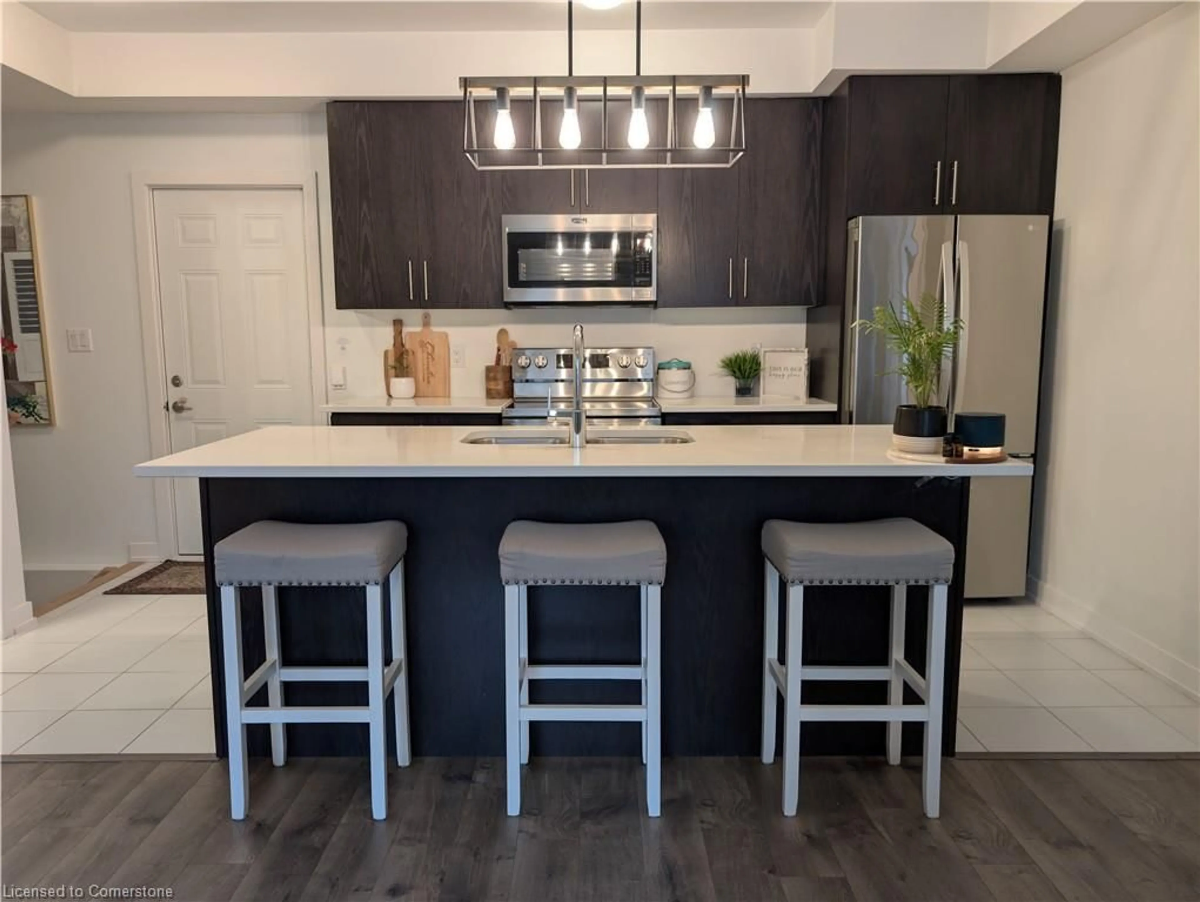 Open concept kitchen, unknown for 590 North Service Rd #14, Hamilton Ontario L8E 0K5