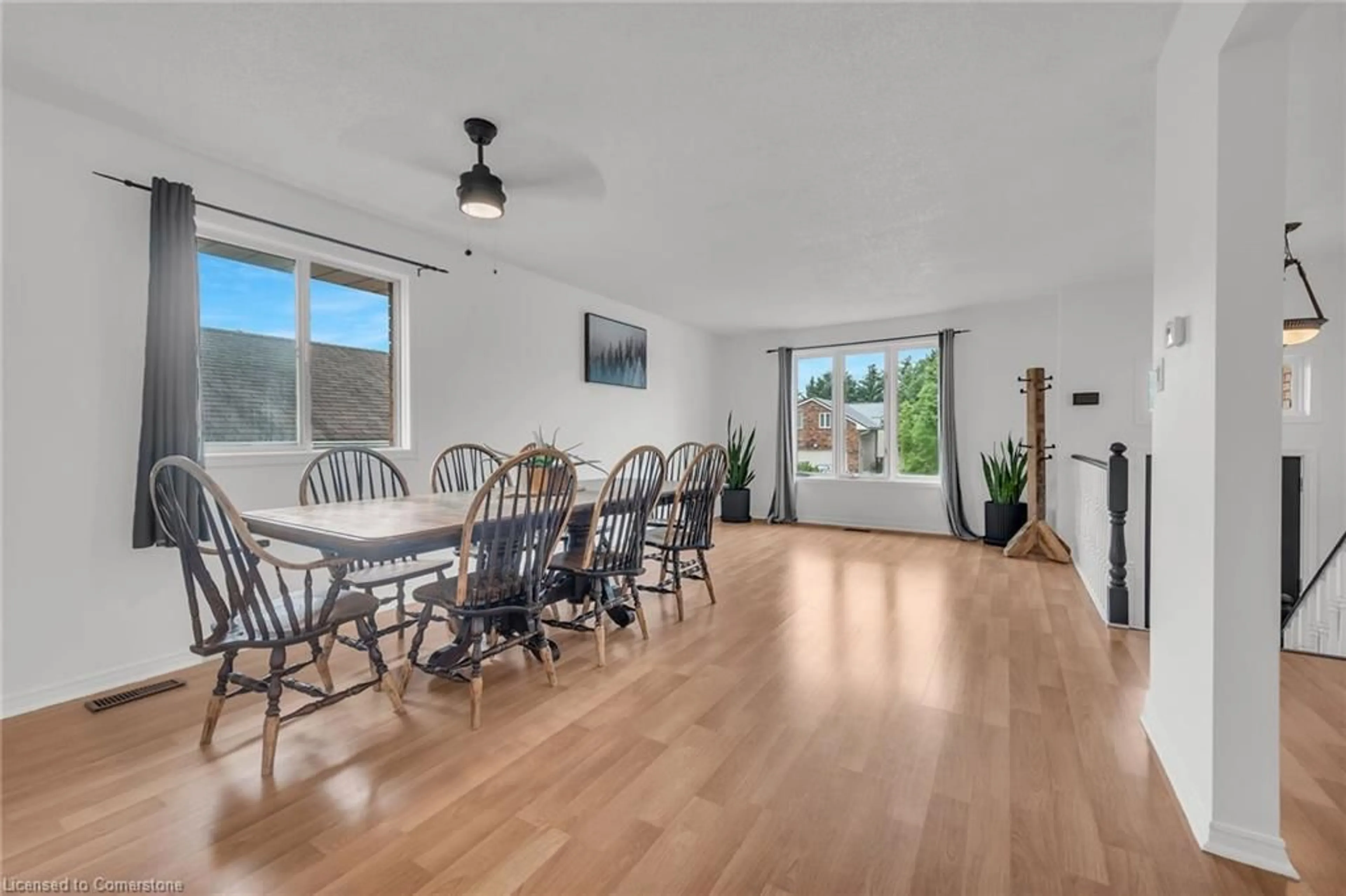 Dining room, wood/laminate floor for 7 Country Club Rd, Cayuga Ontario N0A 1E0