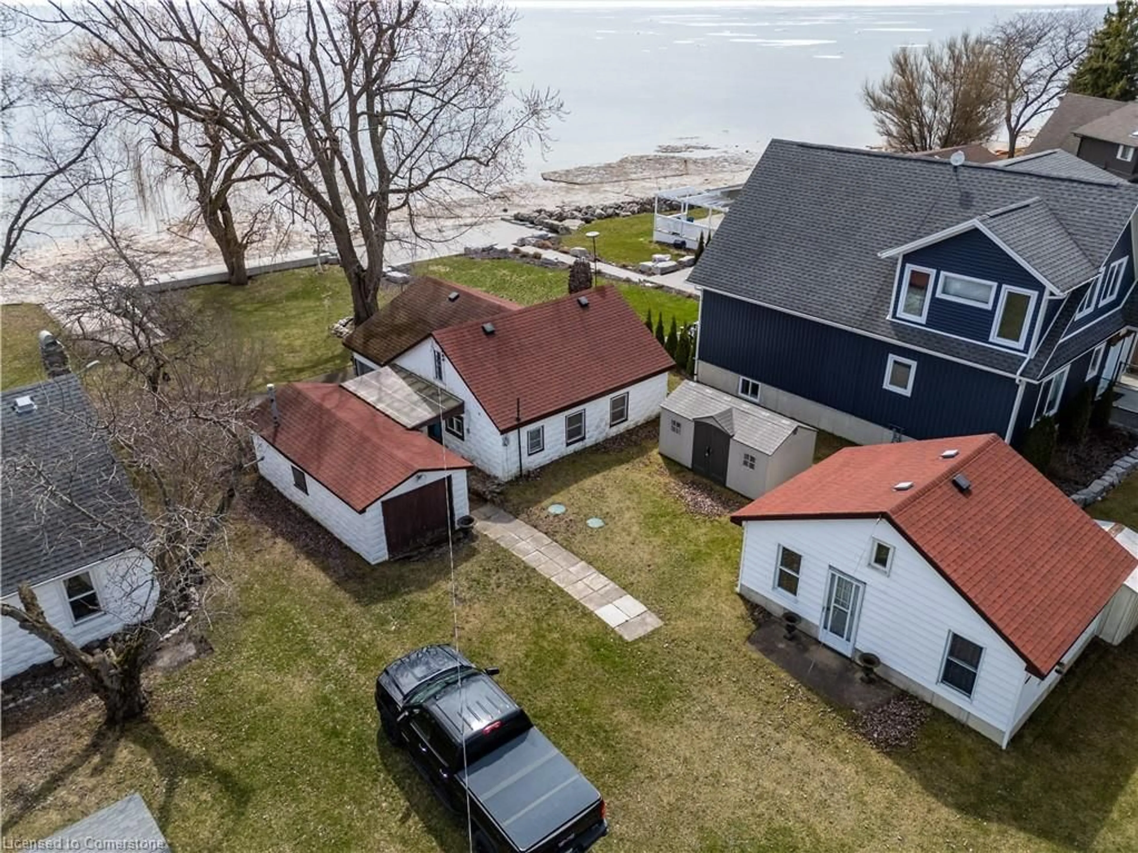 A pic from outside/outdoor area/front of a property/back of a property/a pic from drone, street for 11273 Harbourview Rd, Wainfleet Ontario L3K 5V4