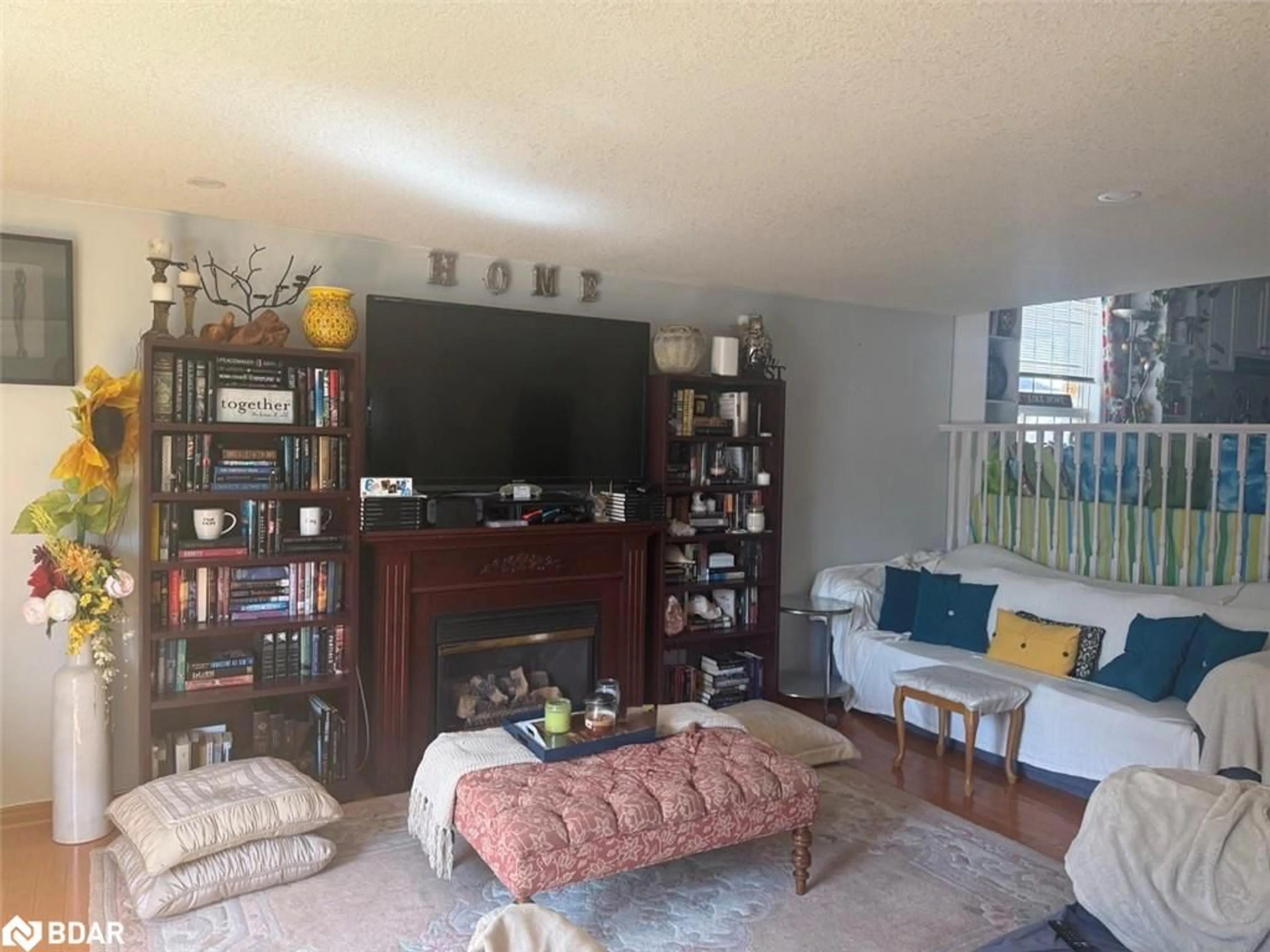 Living room with furniture, unknown for 84 Porter Crt, Guelph Ontario N1L 1L8