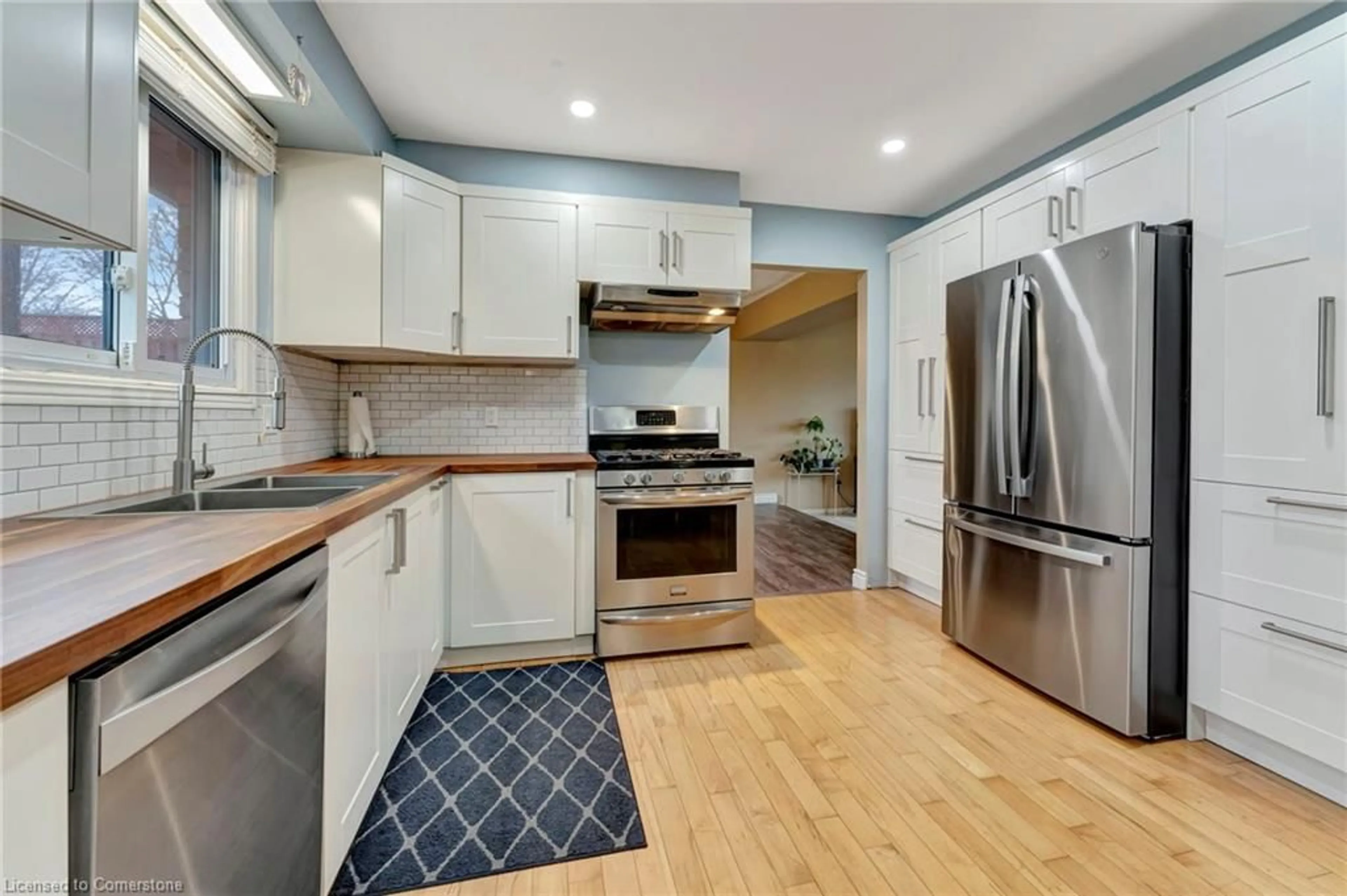 Open concept kitchen, unknown for 259 Haddington St, Caledonia Ontario N3W 1G1