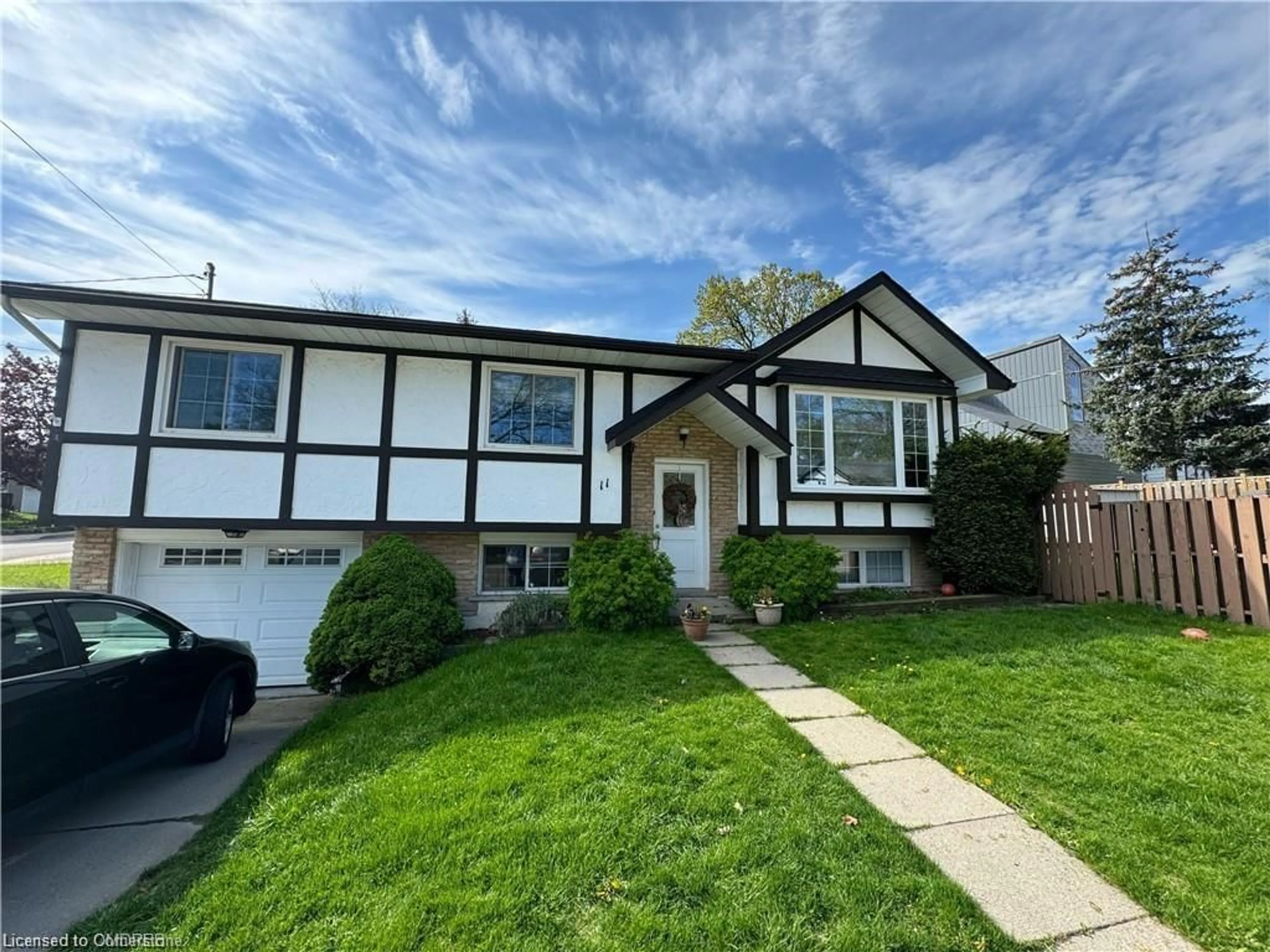 Home with vinyl exterior material, street for 11 Rowan Crt, Hamilton Ontario L8W 1V9