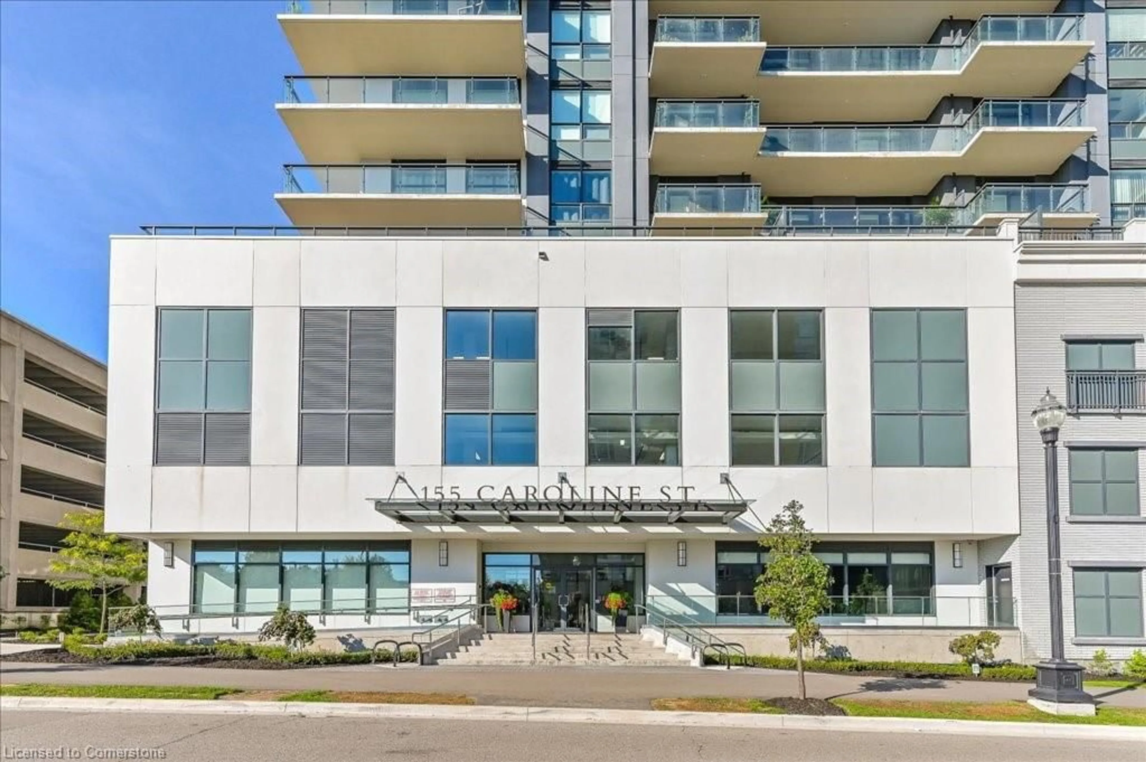 Indoor foyer for 155 Caroline St #911, Waterloo Ontario N2L 0J8