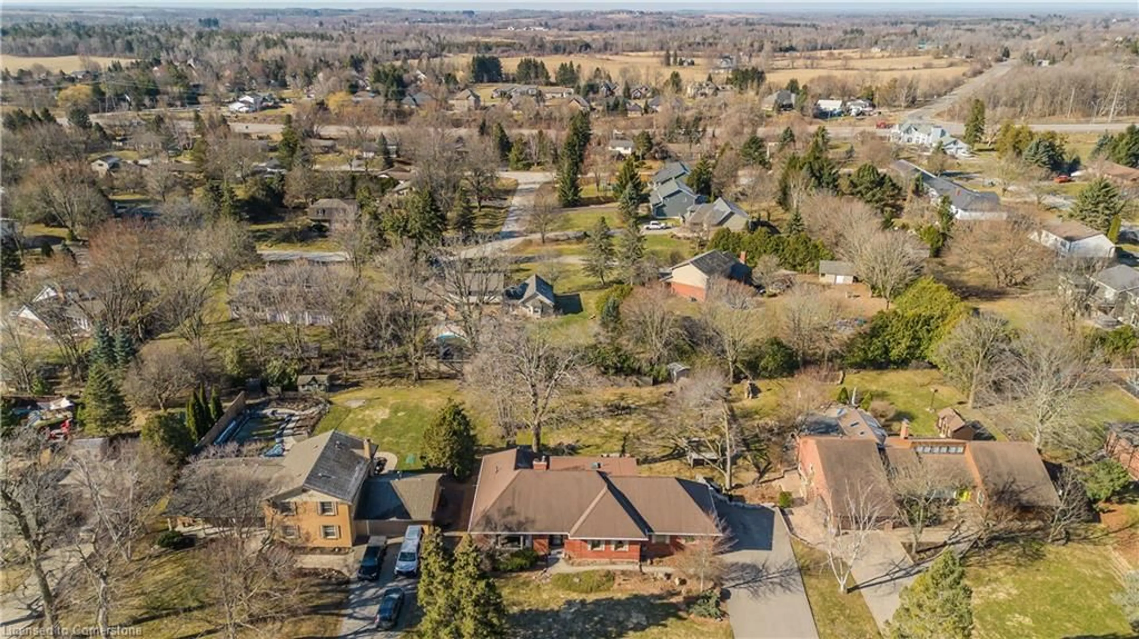 A pic from outside/outdoor area/front of a property/back of a property/a pic from drone, street for 20 Wildan Dr, Hamilton Ontario L8N 2Z7