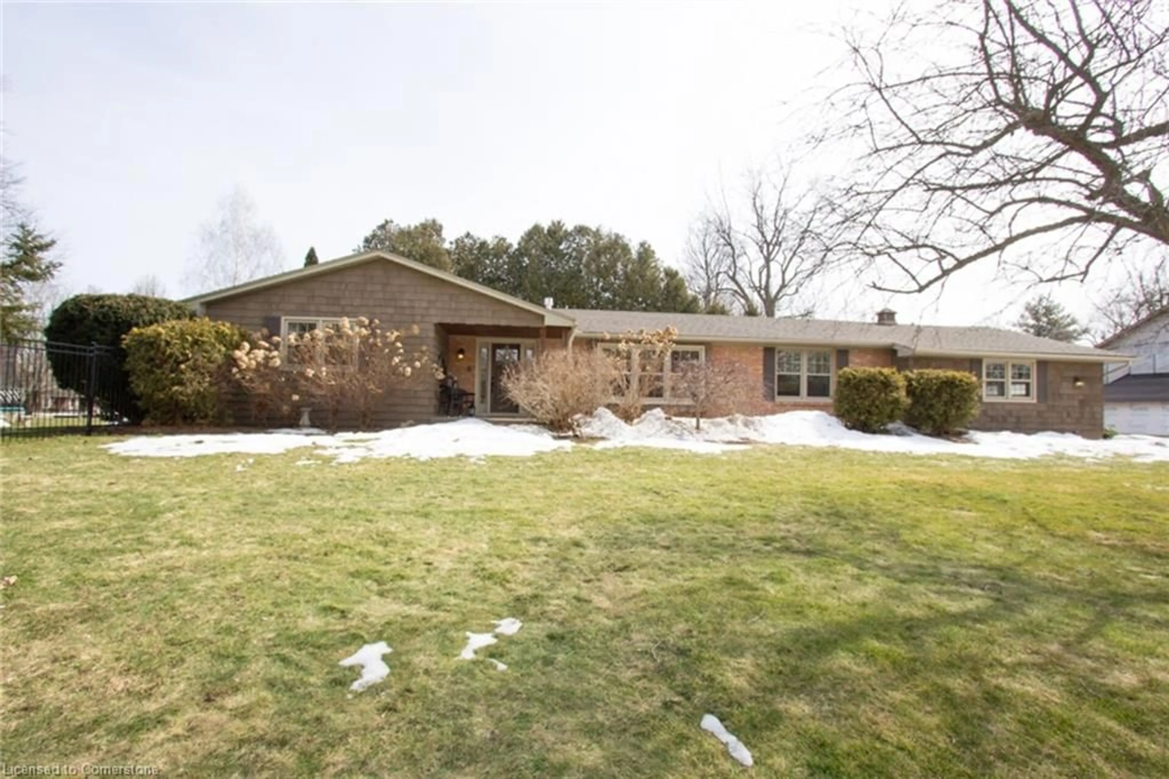 Home with brick exterior material, unknown for 15 Coachman Cres, Hamilton Ontario L8N 2Z7