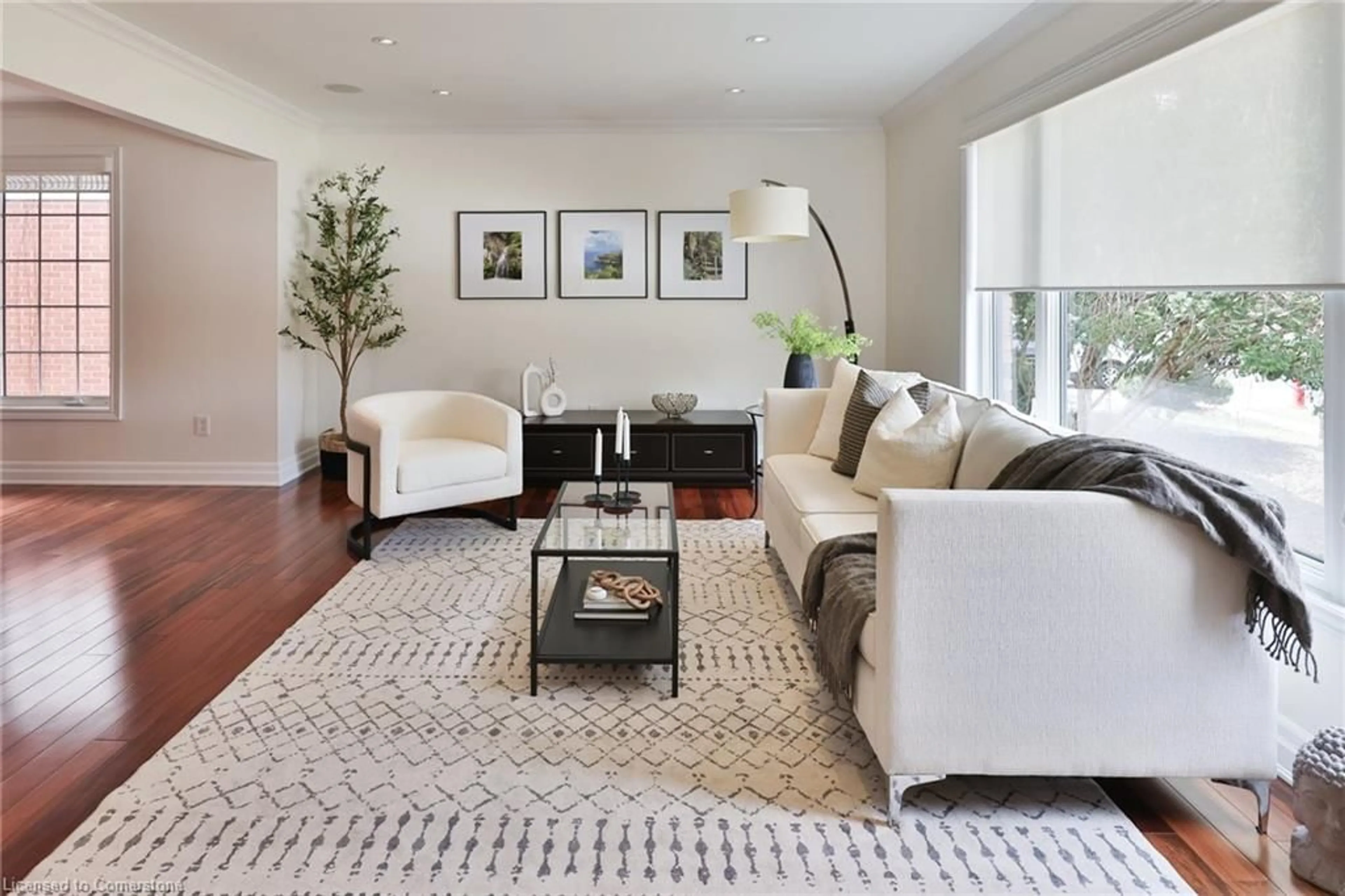 Living room with furniture, carpet floor for 2098 Constance Dr, Halton Ontario L6J 5X6