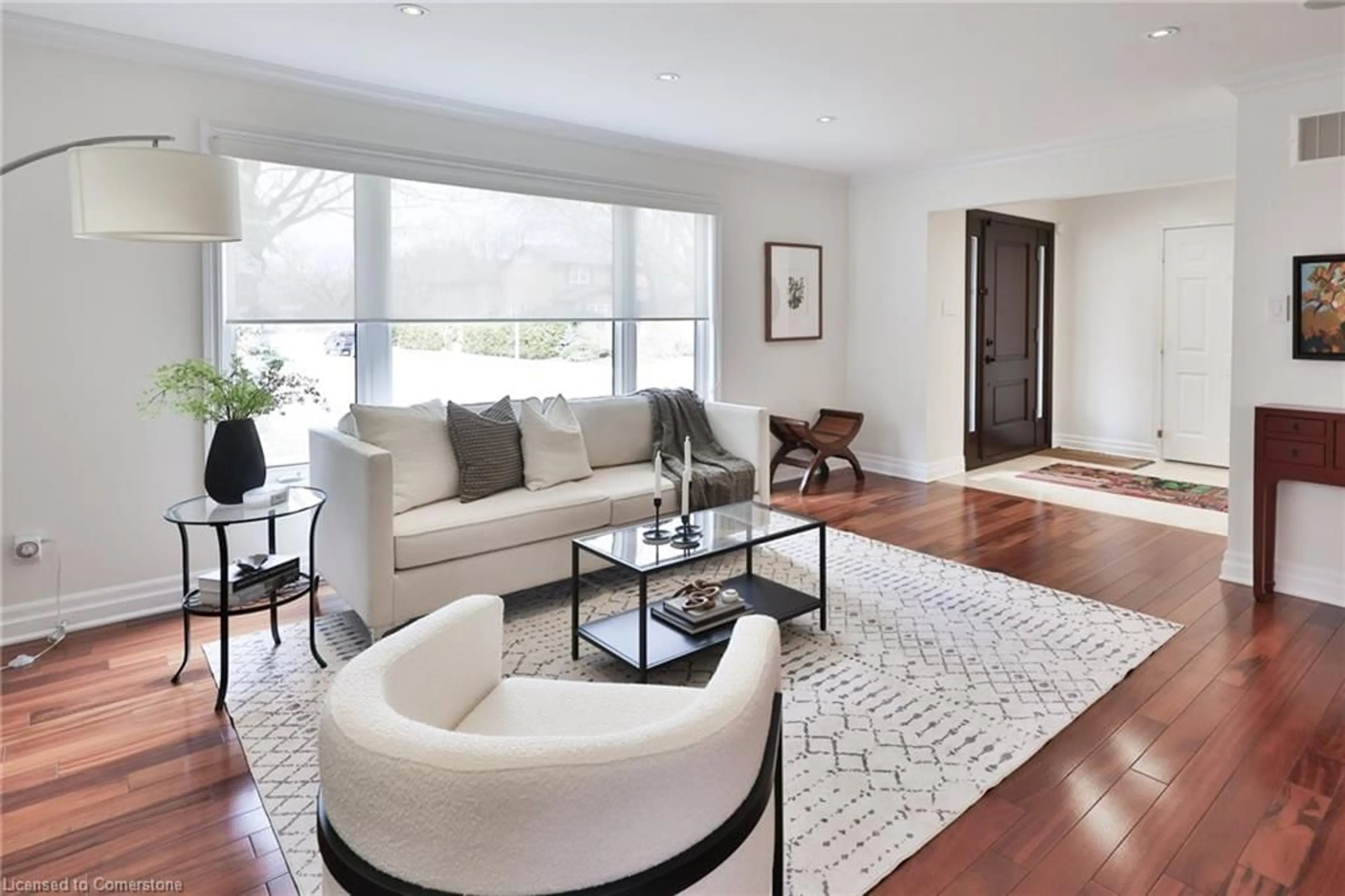 Living room with furniture, unknown for 2098 Constance Dr, Halton Ontario L6J 5X6