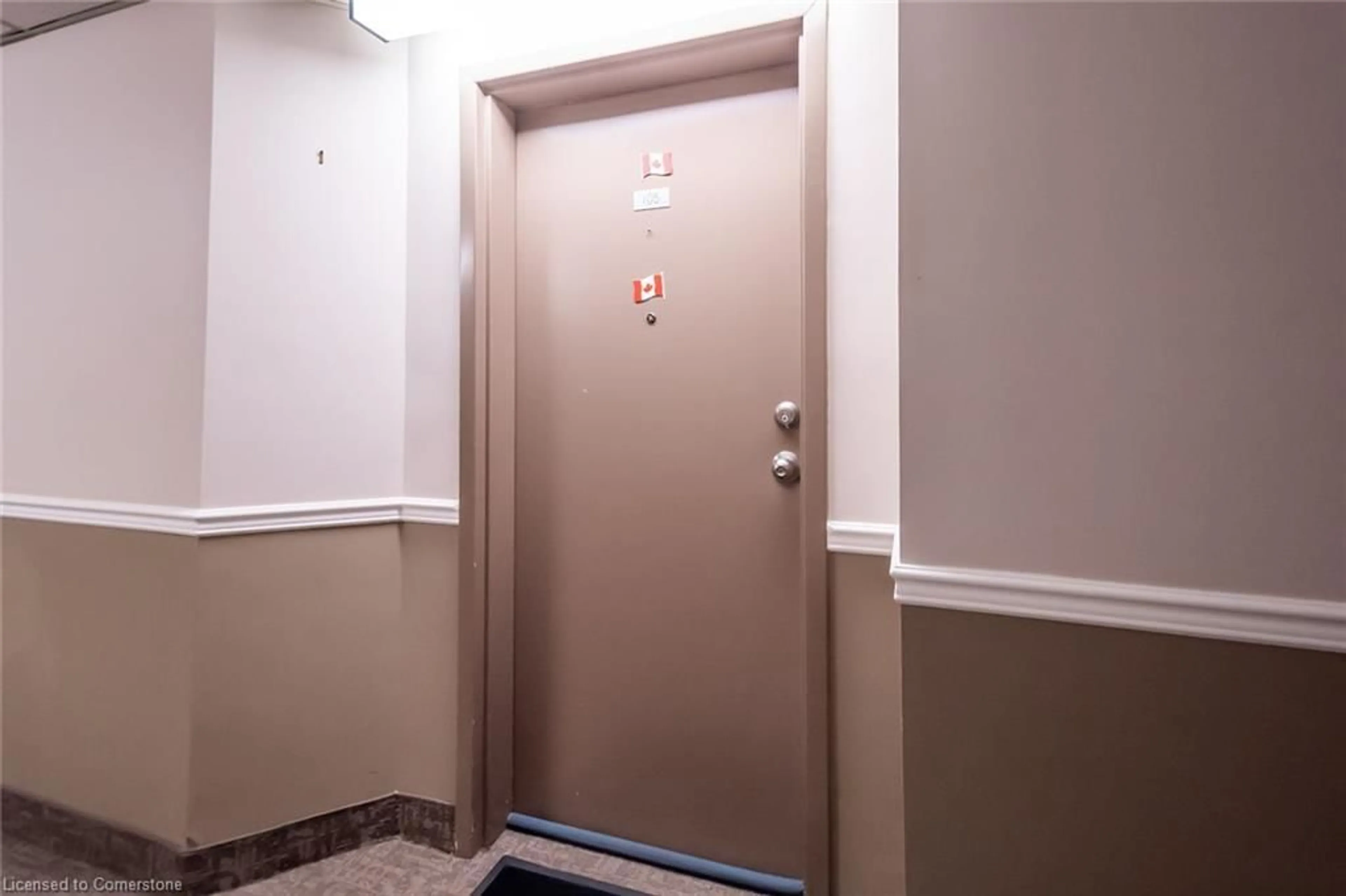 Indoor foyer for 6 Niagara St #105, Grimsby Ontario L3M 5A4