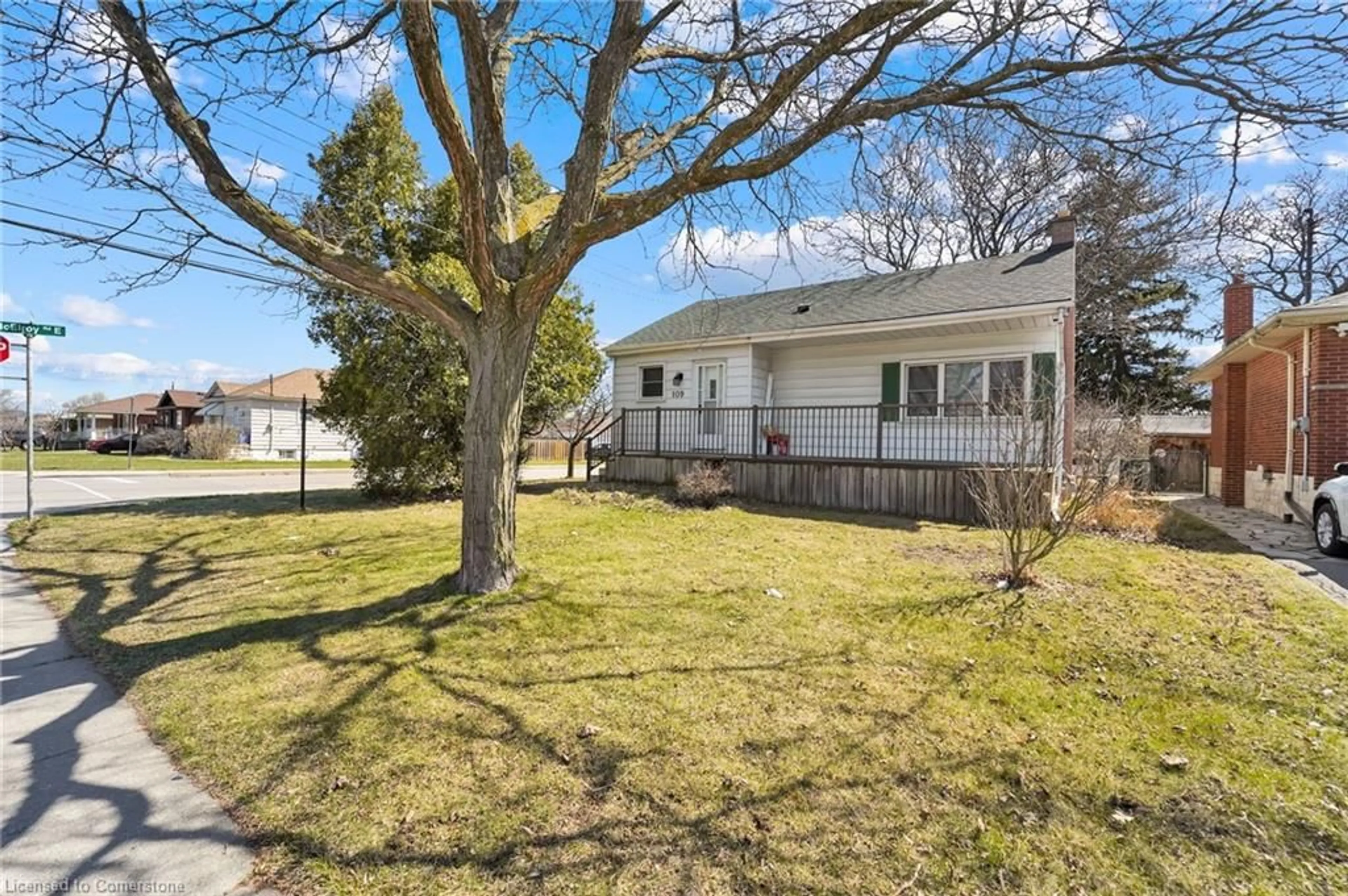 A pic from outside/outdoor area/front of a property/back of a property/a pic from drone, street for 109 Terrace Dr, Hamilton Ontario L9A 2Y8