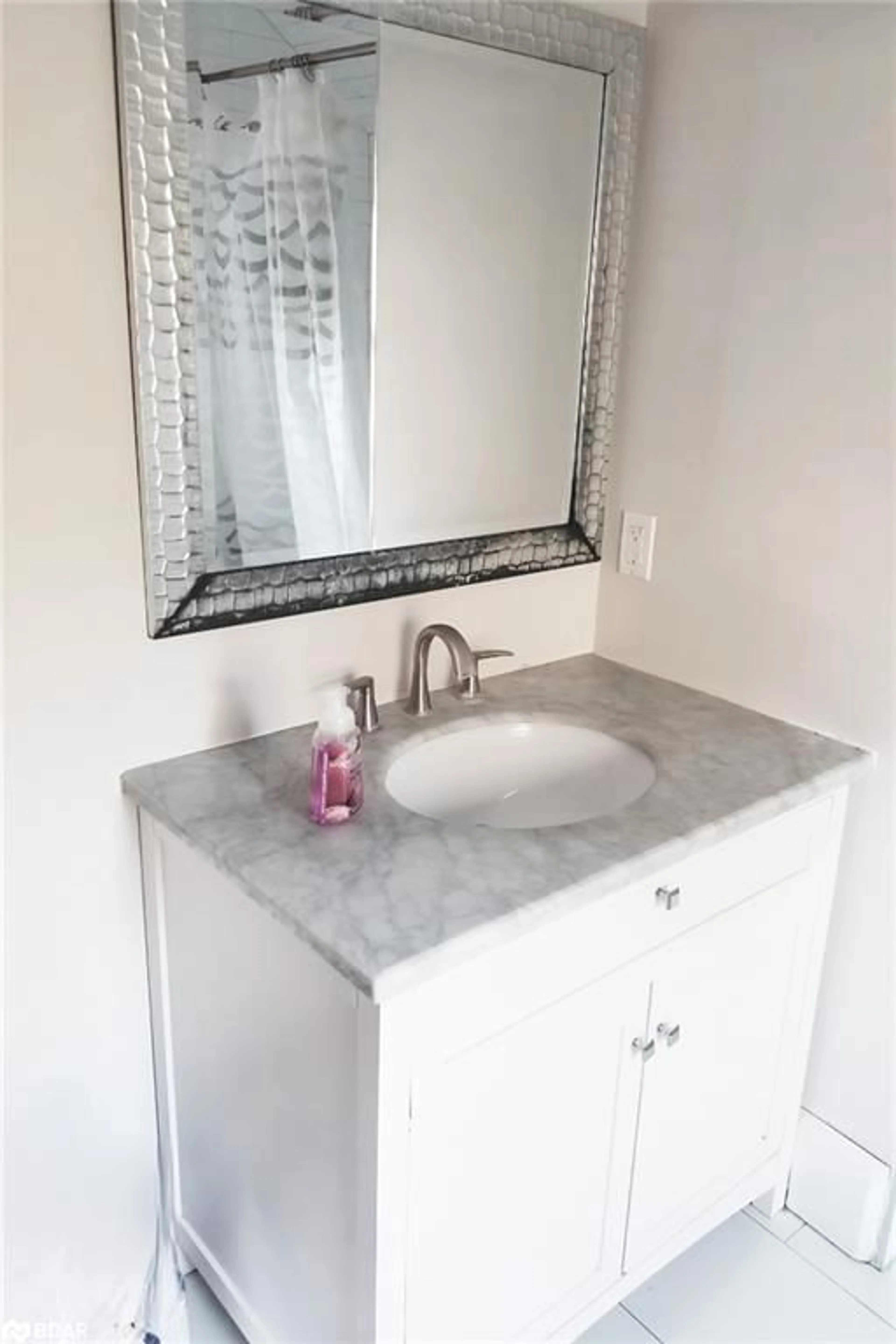 Contemporary bathroom, ceramic/tile floor for 59 Laurel St, Waterloo Ontario N2J 2H3