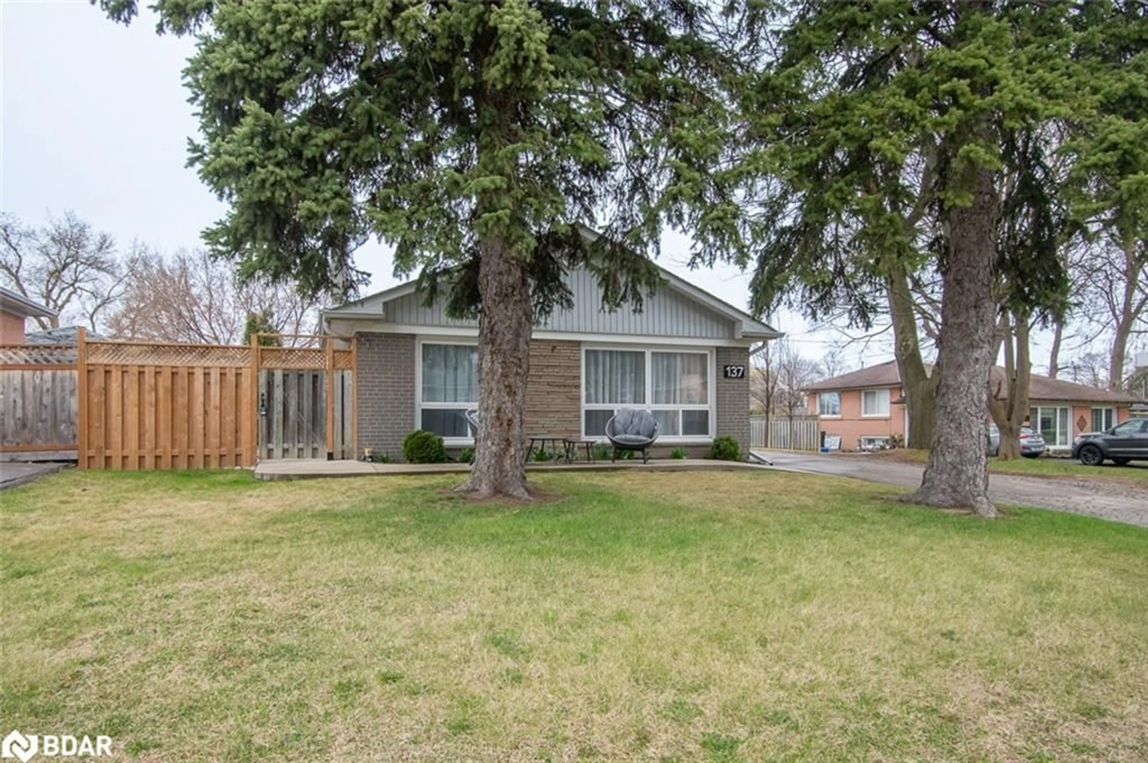 Unknown for 137 Wakefield Rd, Milton Ontario L9T 2L7