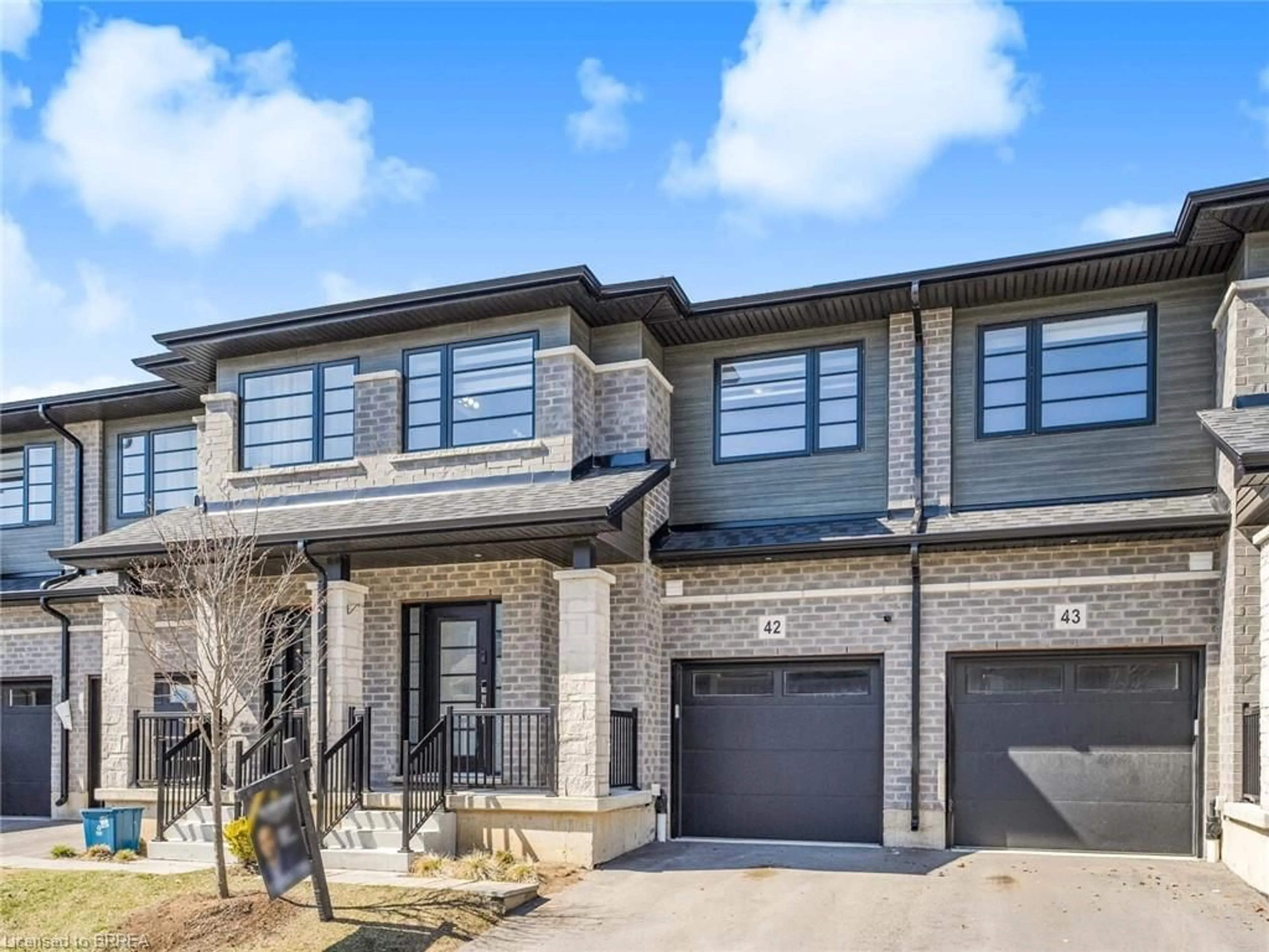 Home with brick exterior material, street for 520 Grey St #42, Brantford Ontario N3S 6Y6