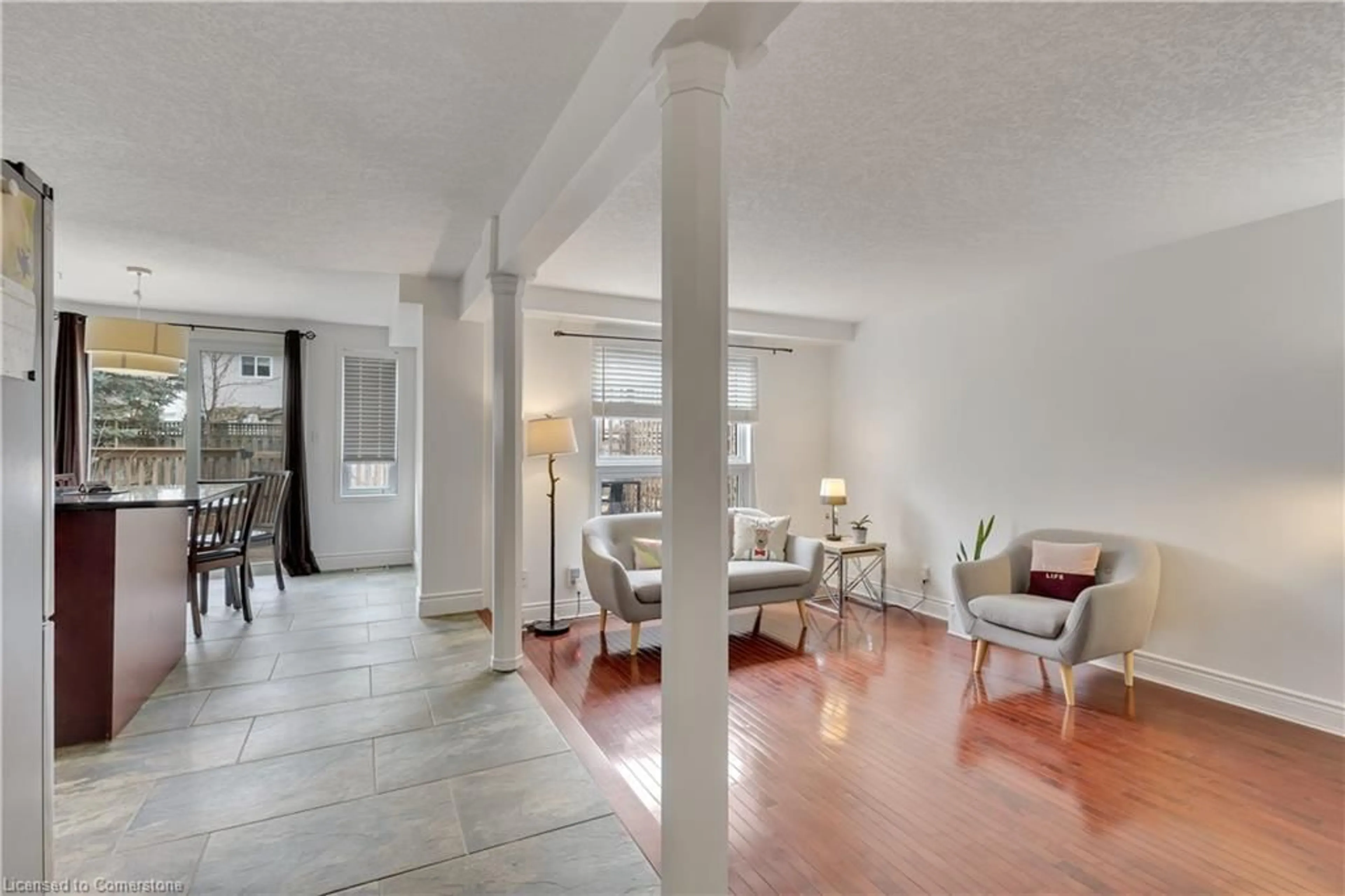 Indoor foyer for 603 Mountain Maple Ave, Waterloo Ontario N2V 2P4