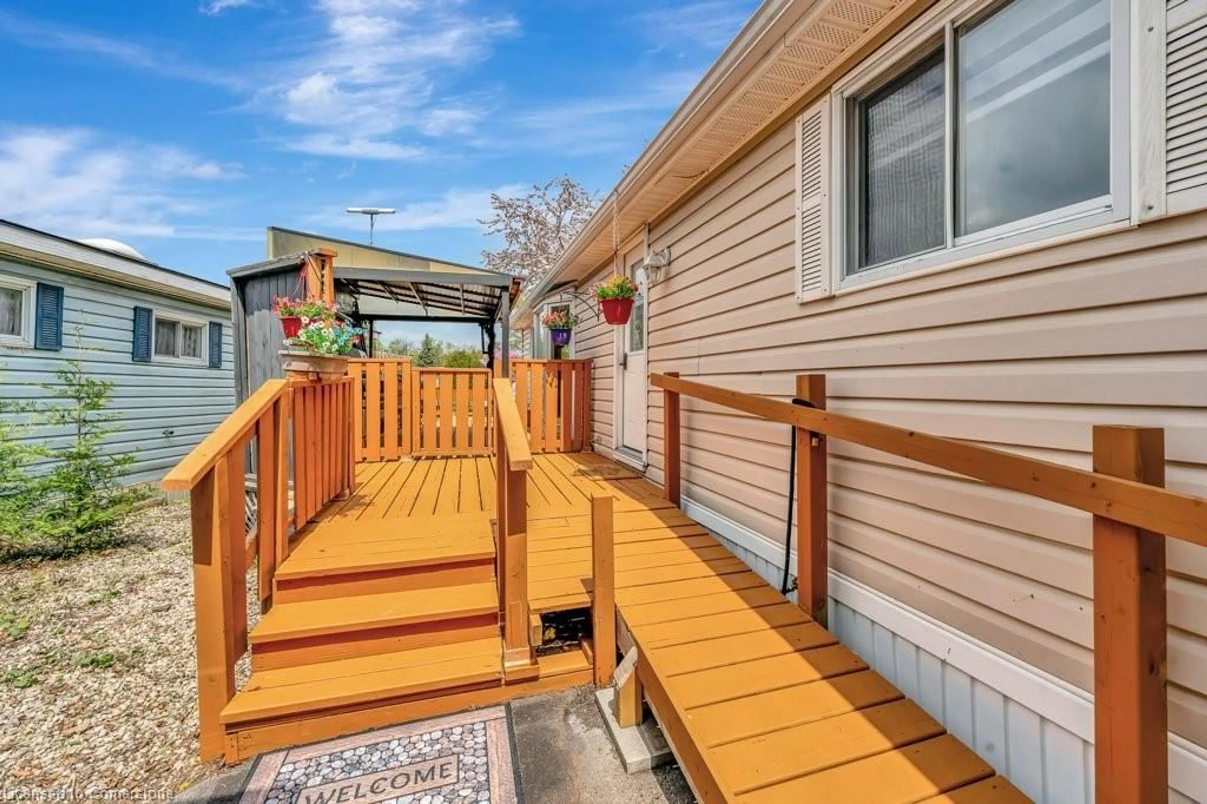 Patio, street for 5 Bush Lane, Puslinch Ontario N1H 6H9
