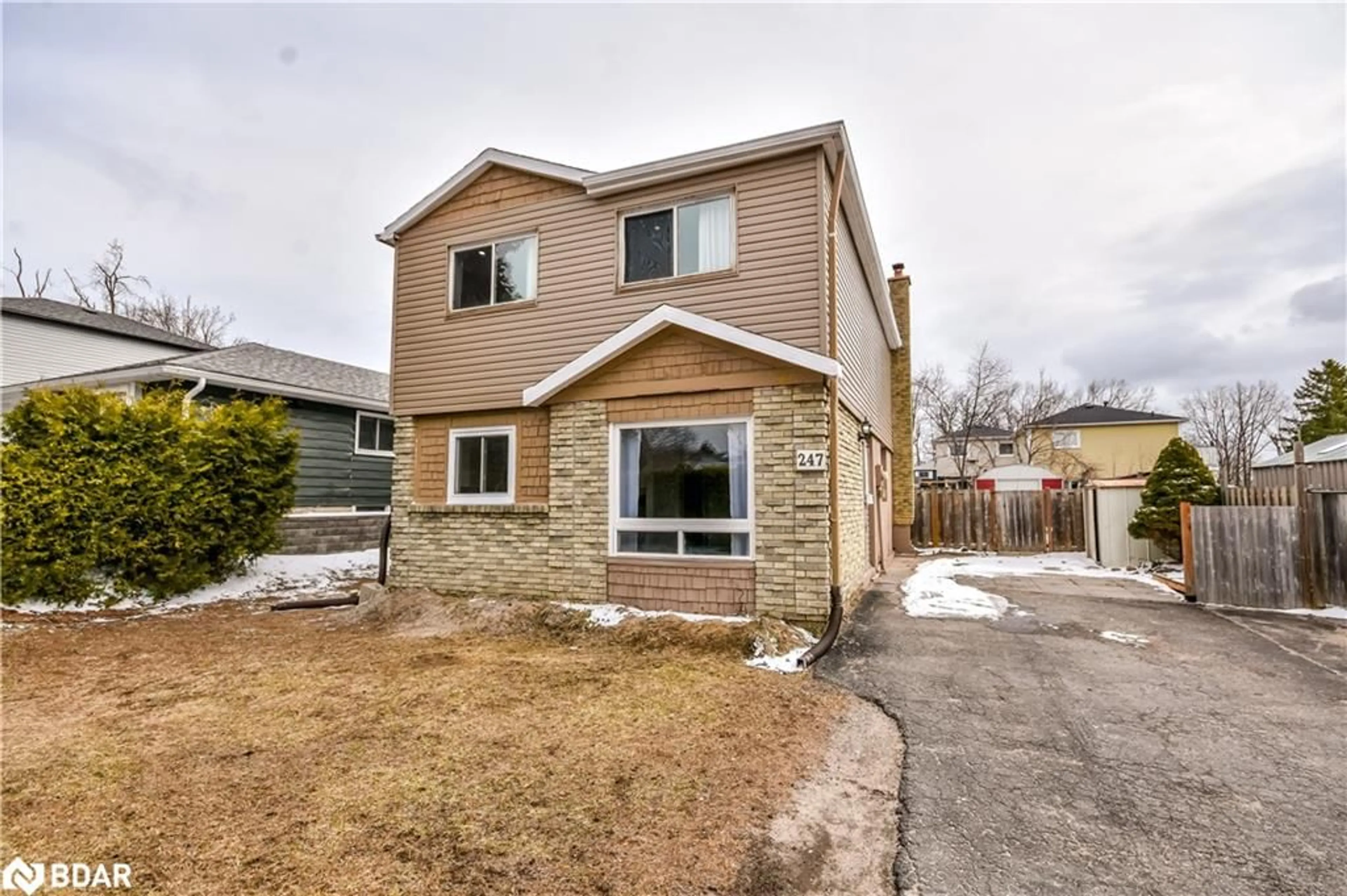 Home with brick exterior material, street for 247 Letitia St, Barrie Ontario L4N 4Y7