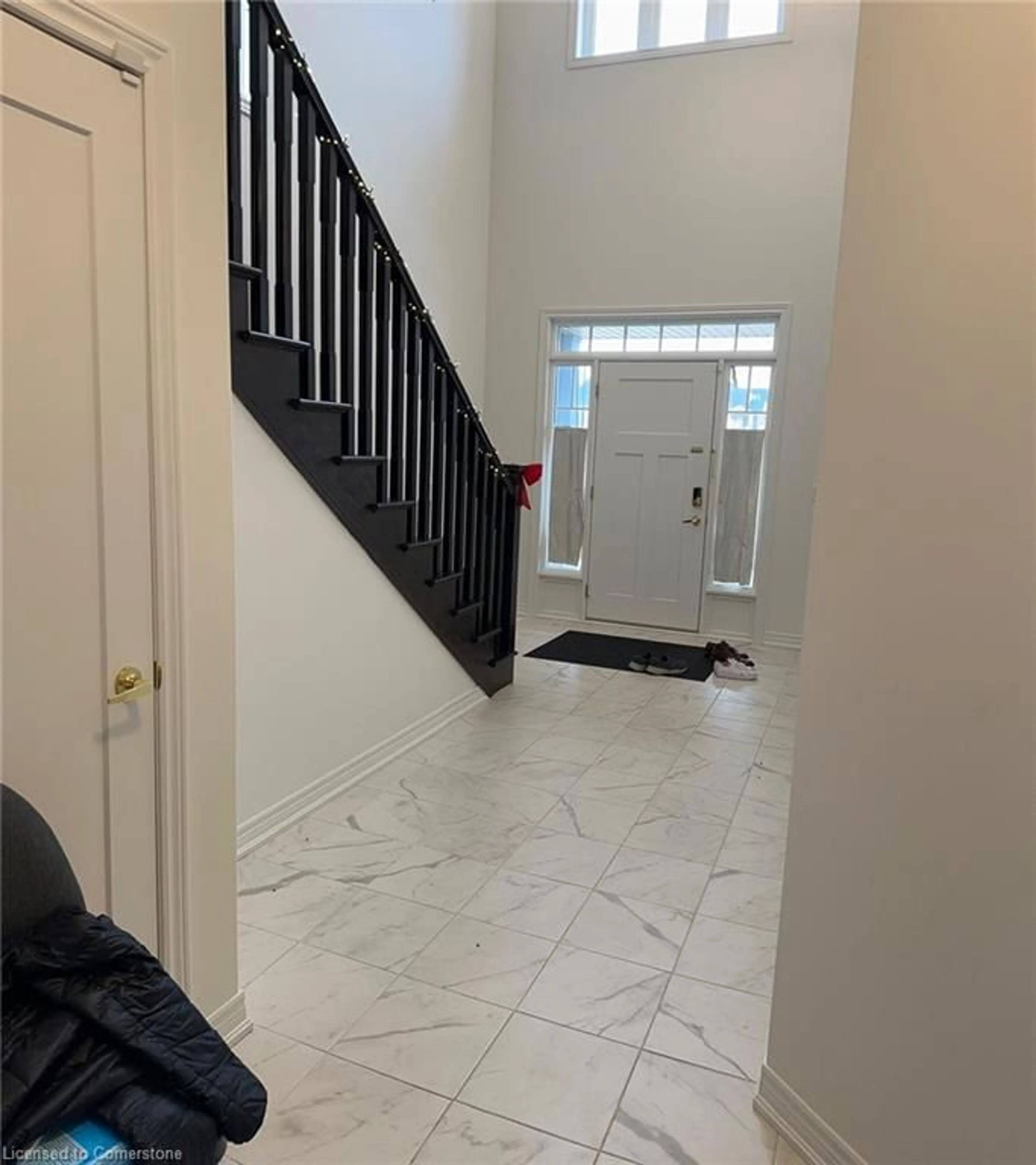Indoor foyer for 140 Mccausland Dr, Markdale Ontario N0C 1H0