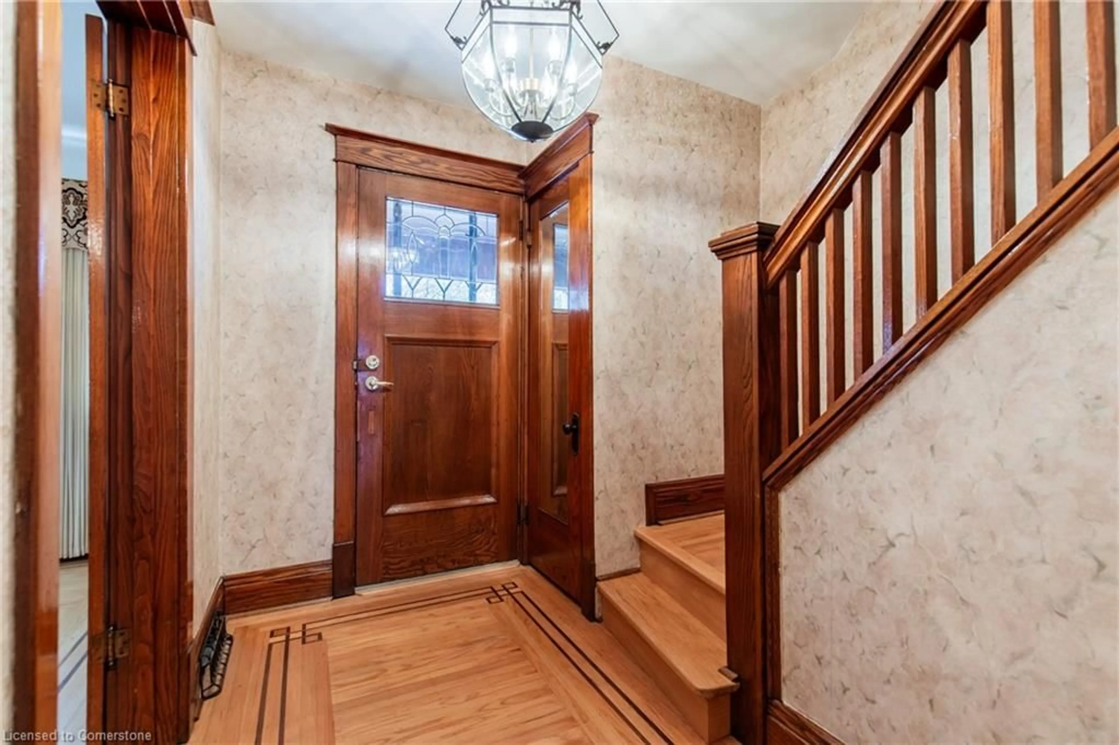 Indoor foyer for 151 Arkell St, Hamilton Ontario L8S 1N9