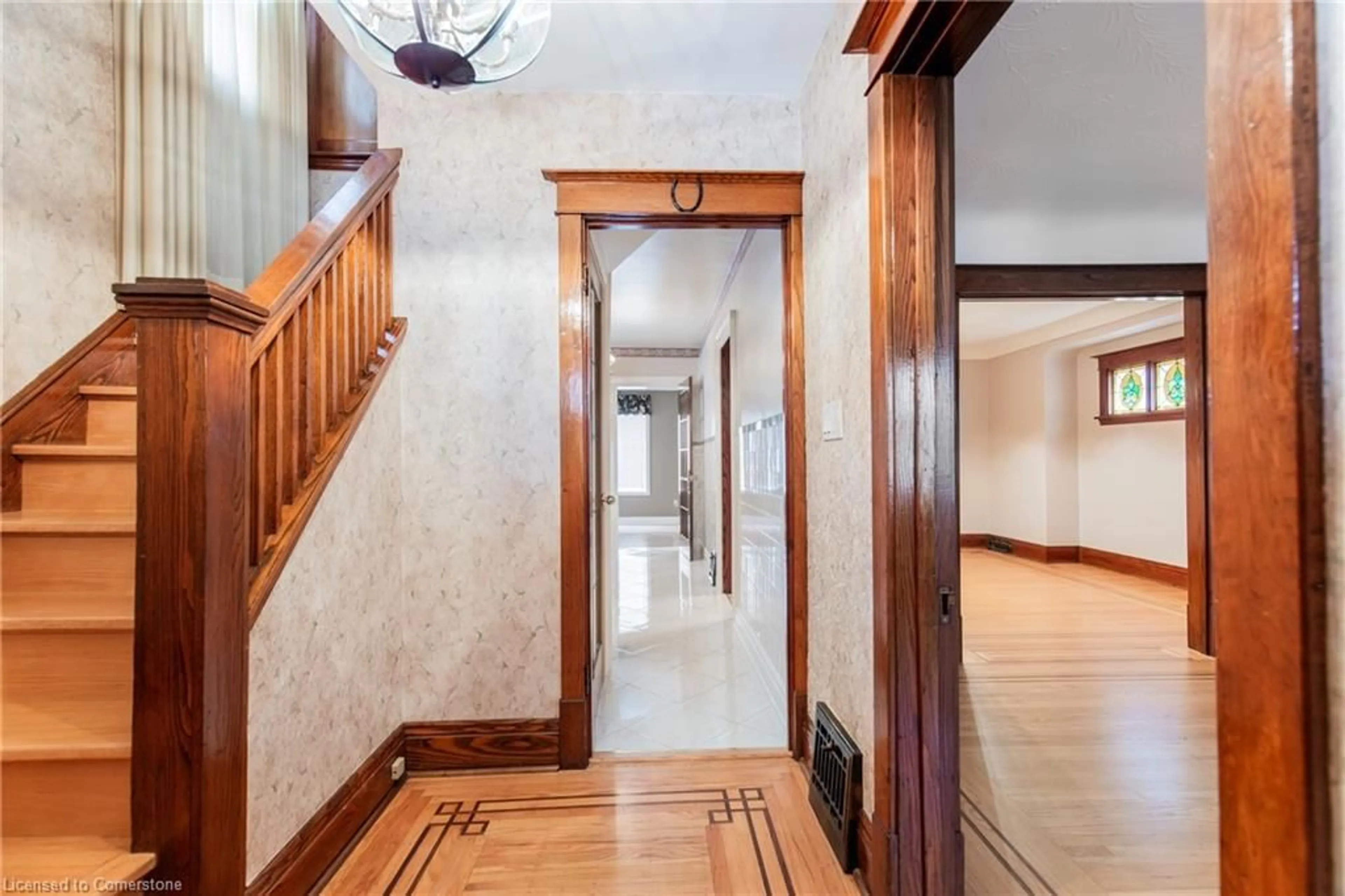 Indoor foyer for 151 Arkell St, Hamilton Ontario L8S 1N9