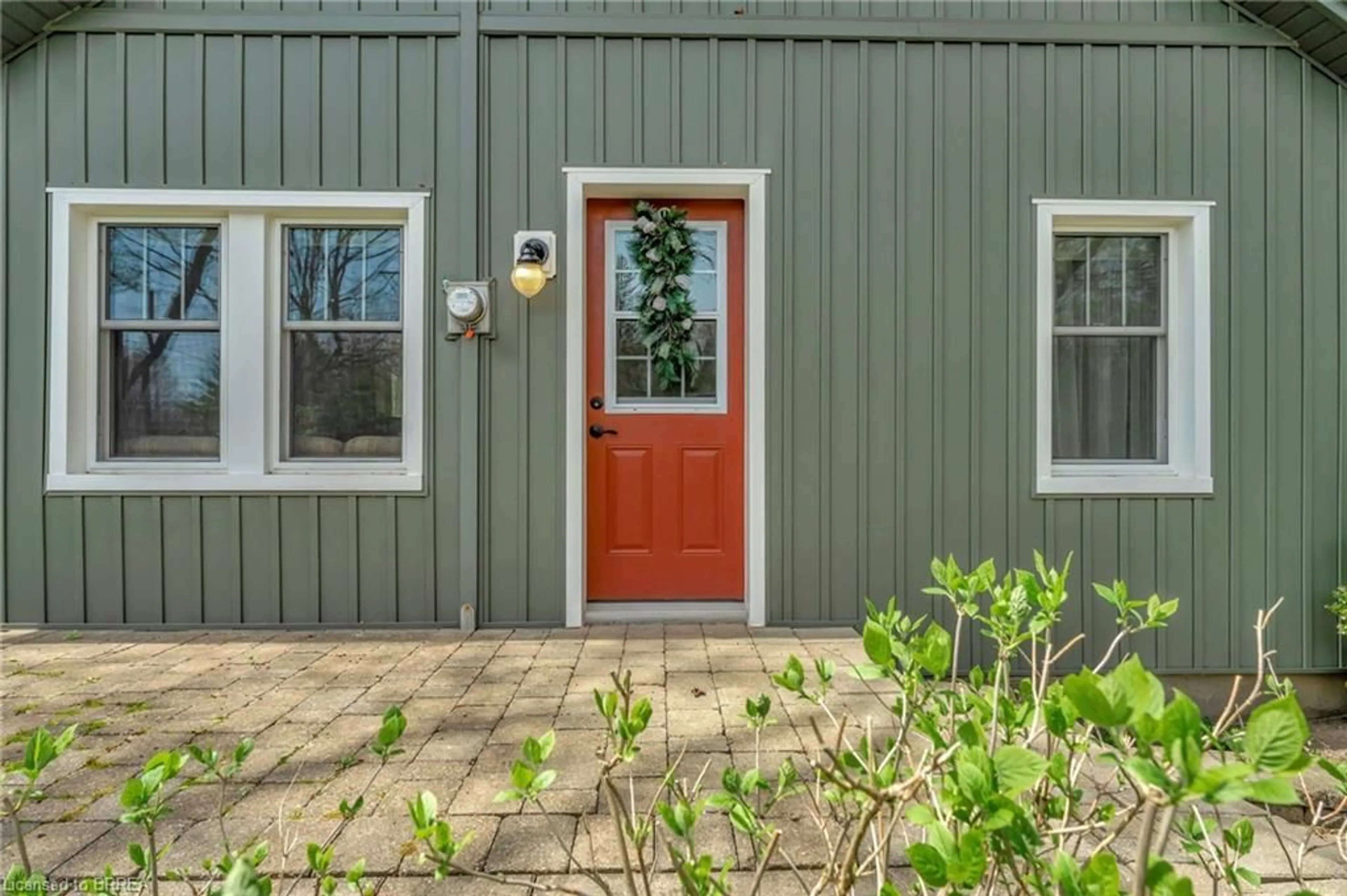 Indoor entryway for 1077 Laplante Rd, Tillsonburg Ontario N4G 4G9