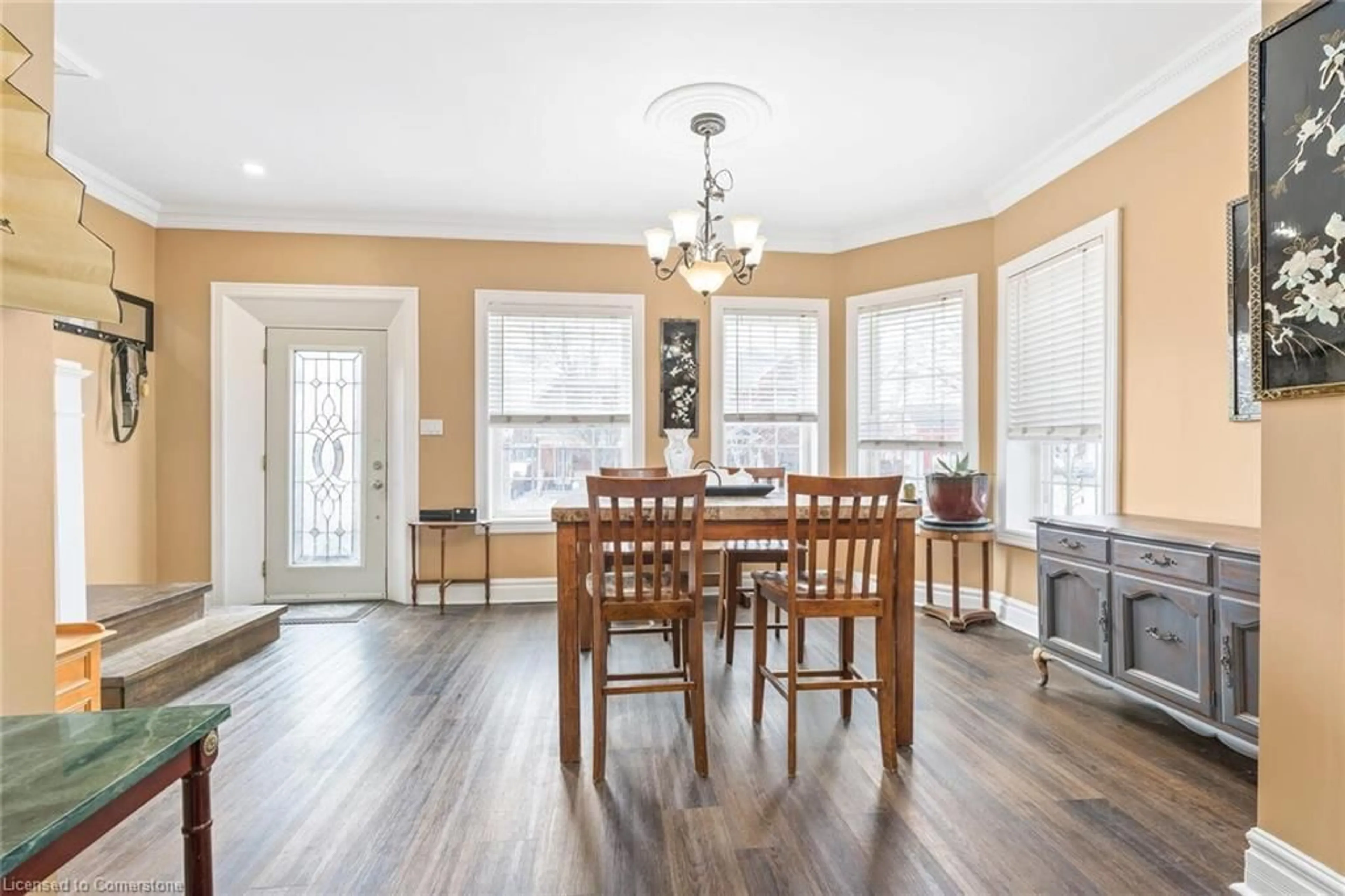 Dining room, unknown for 197 William St, Brantford Ontario N3T 3L4