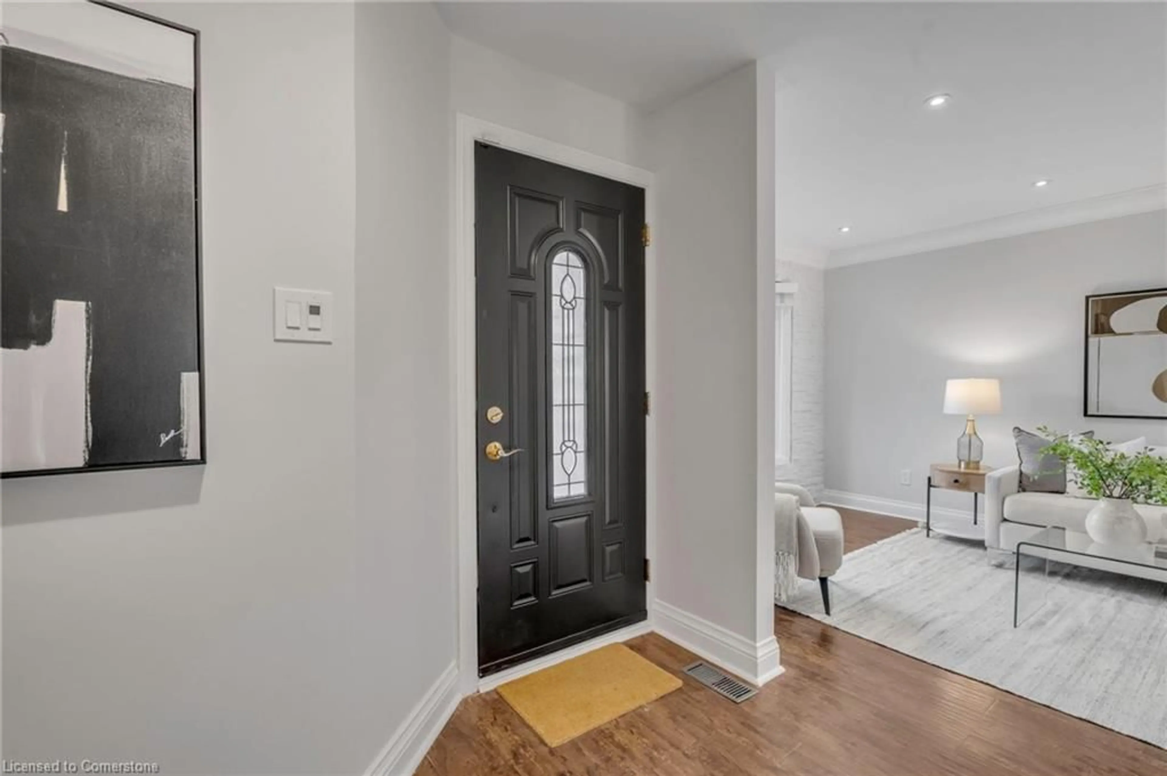 Indoor entryway for 2377 Cotswold Cres, Burlington Ontario L7P 4M2