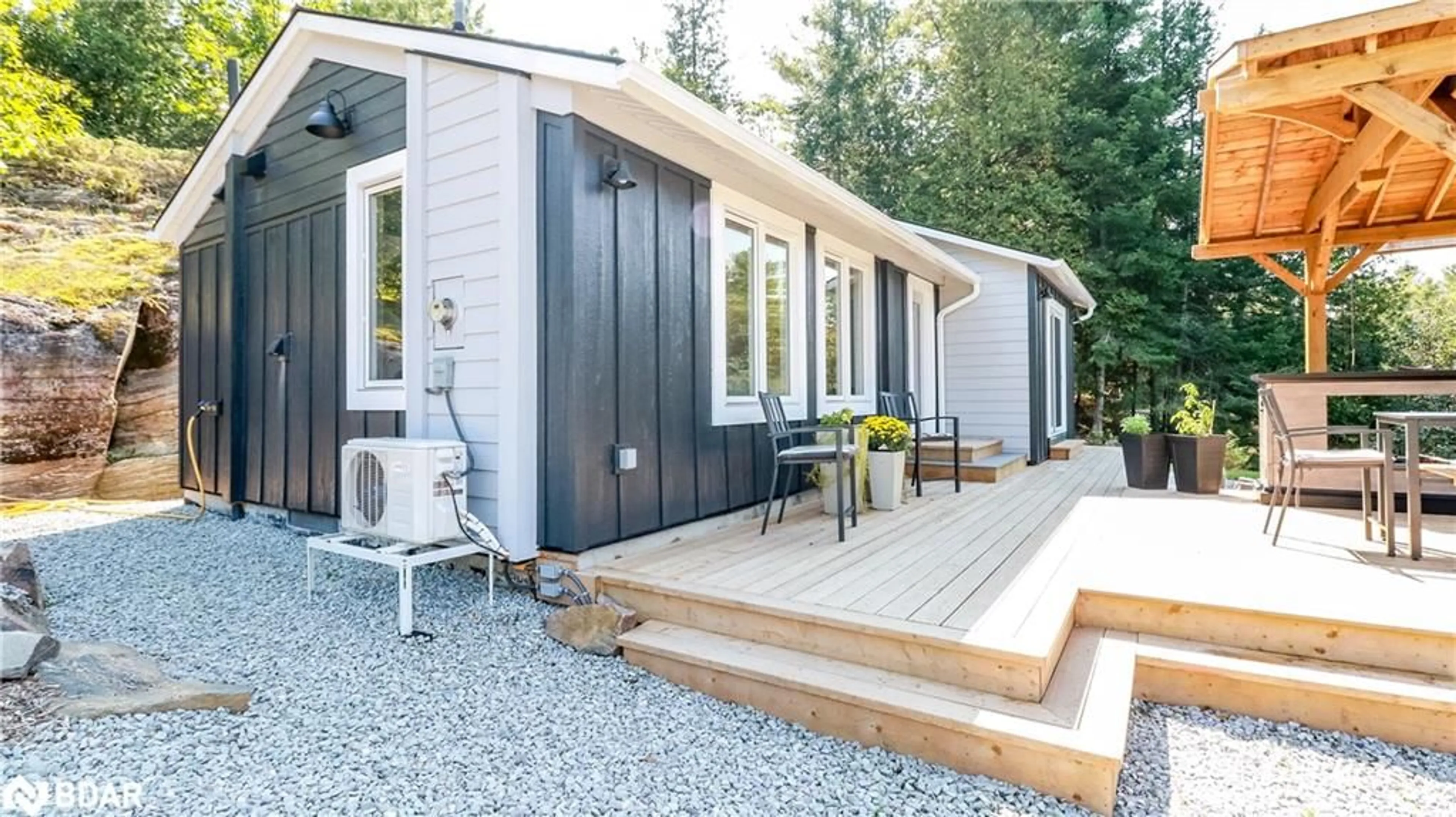 Home with vinyl exterior material, street for 8150 Laidlaw Ave, Washago Ontario L0K 2B0