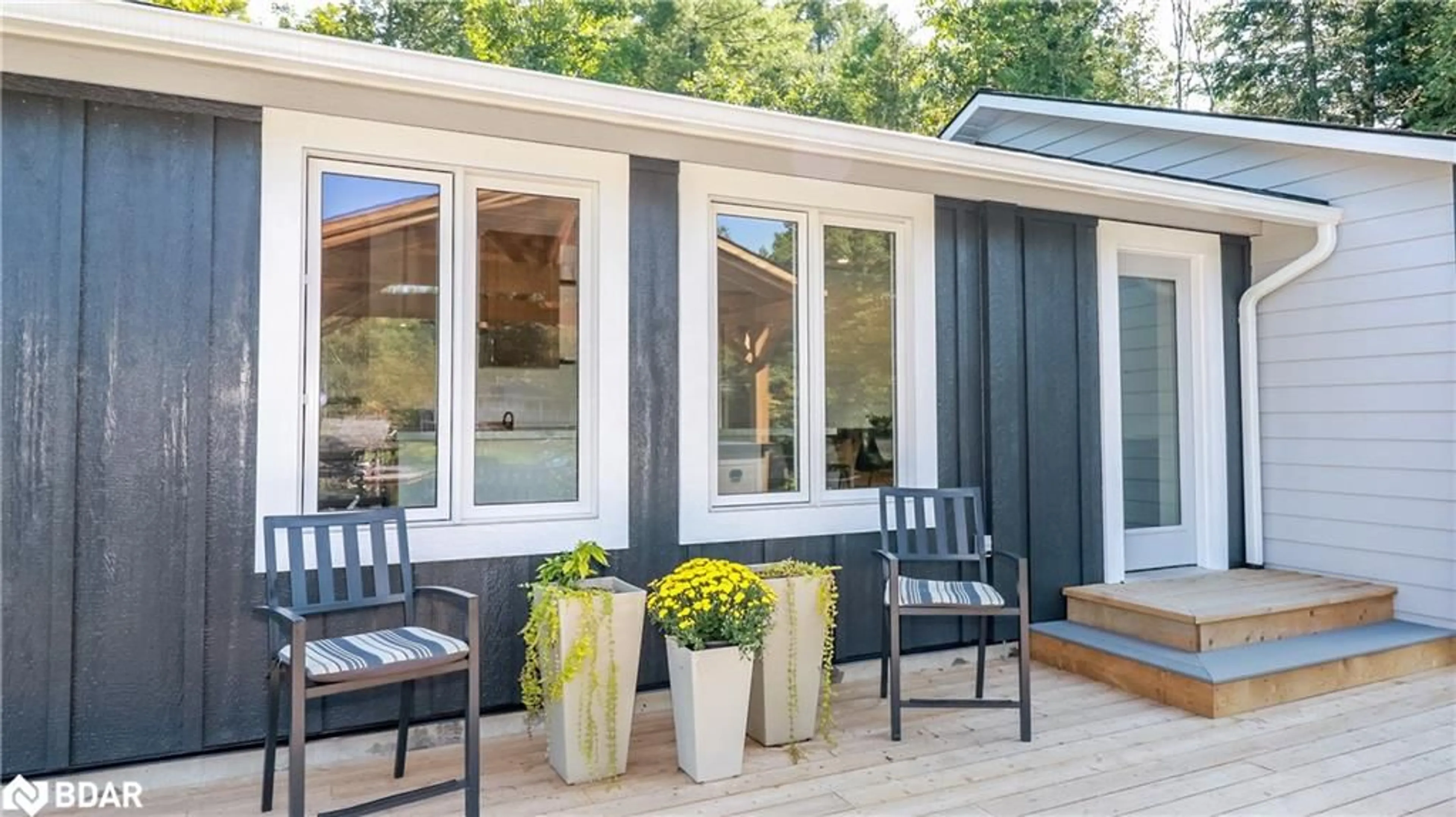 Home with vinyl exterior material, street for 8150 Laidlaw Ave, Washago Ontario L0K 2B0