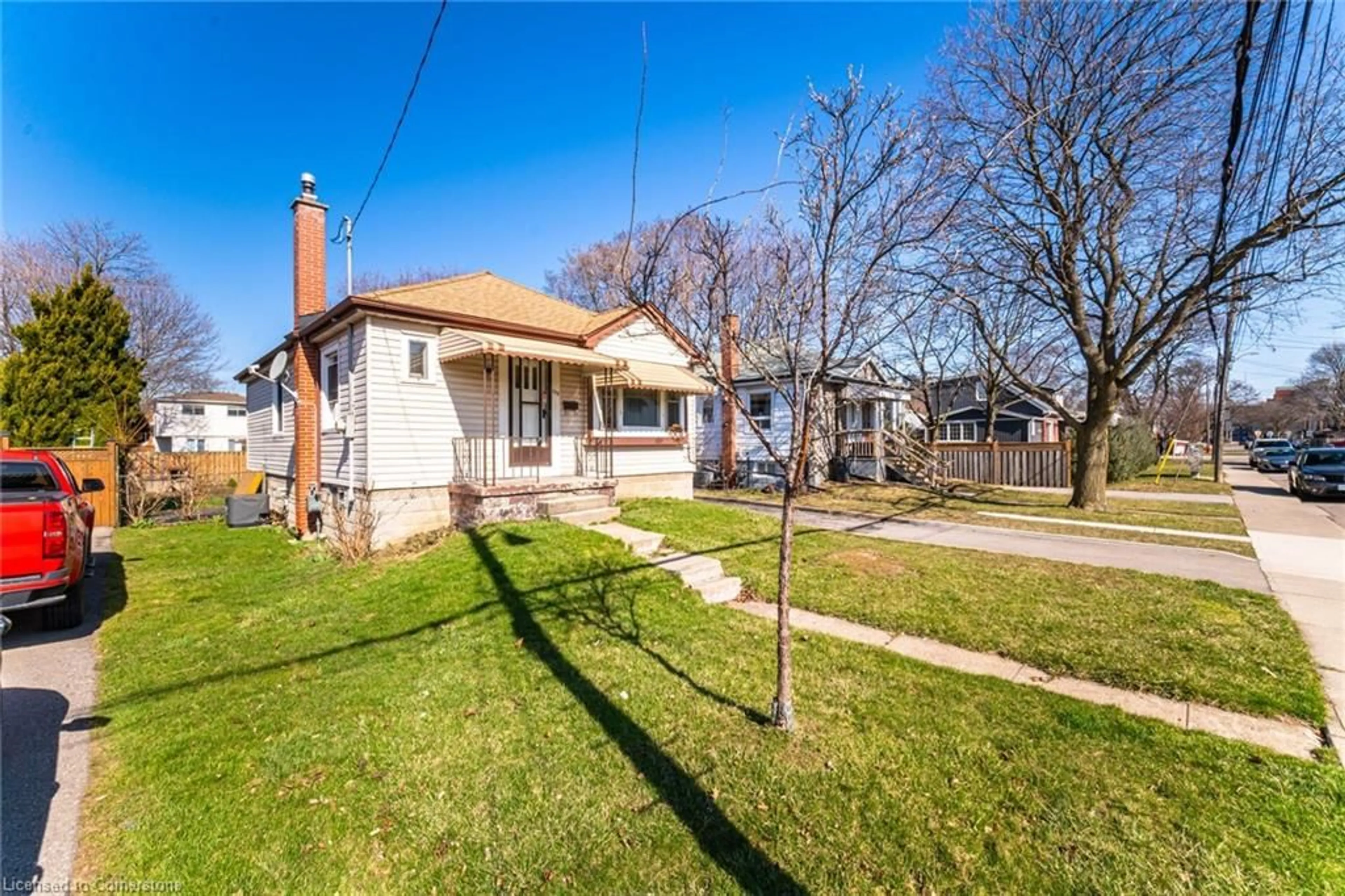 Unknown for 102 East 26th St, Hamilton Ontario L8V 3C6