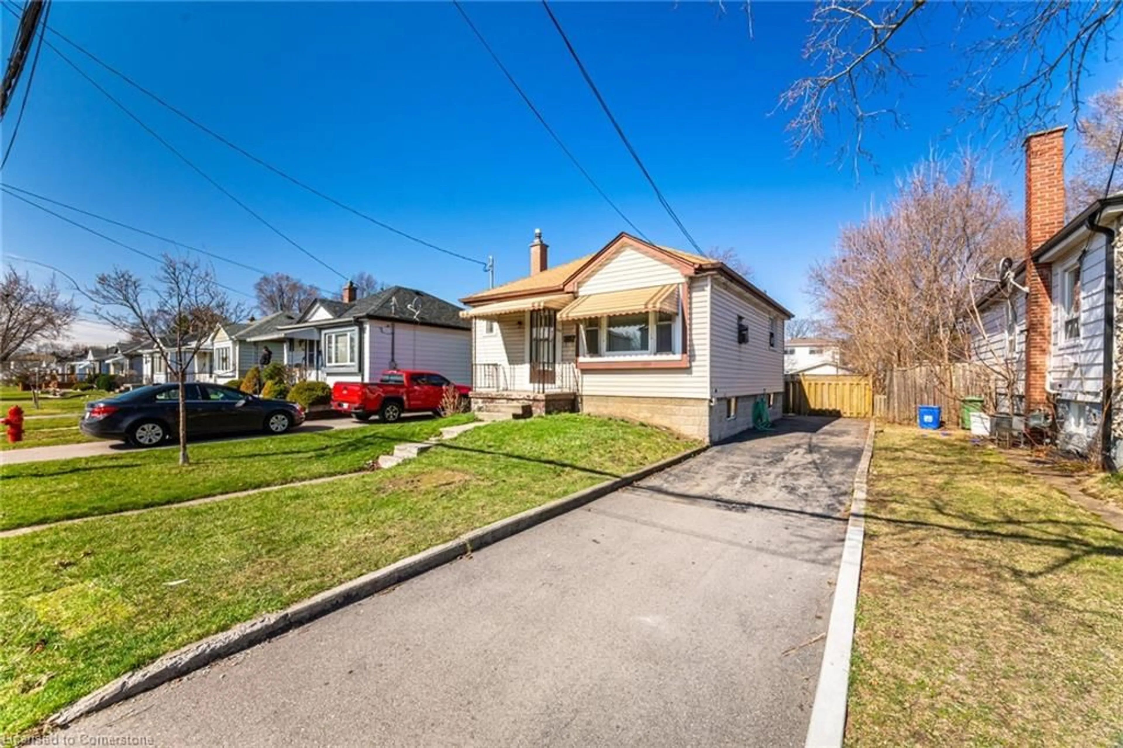 A pic from outside/outdoor area/front of a property/back of a property/a pic from drone, street for 102 East 26th St, Hamilton Ontario L8V 3C6