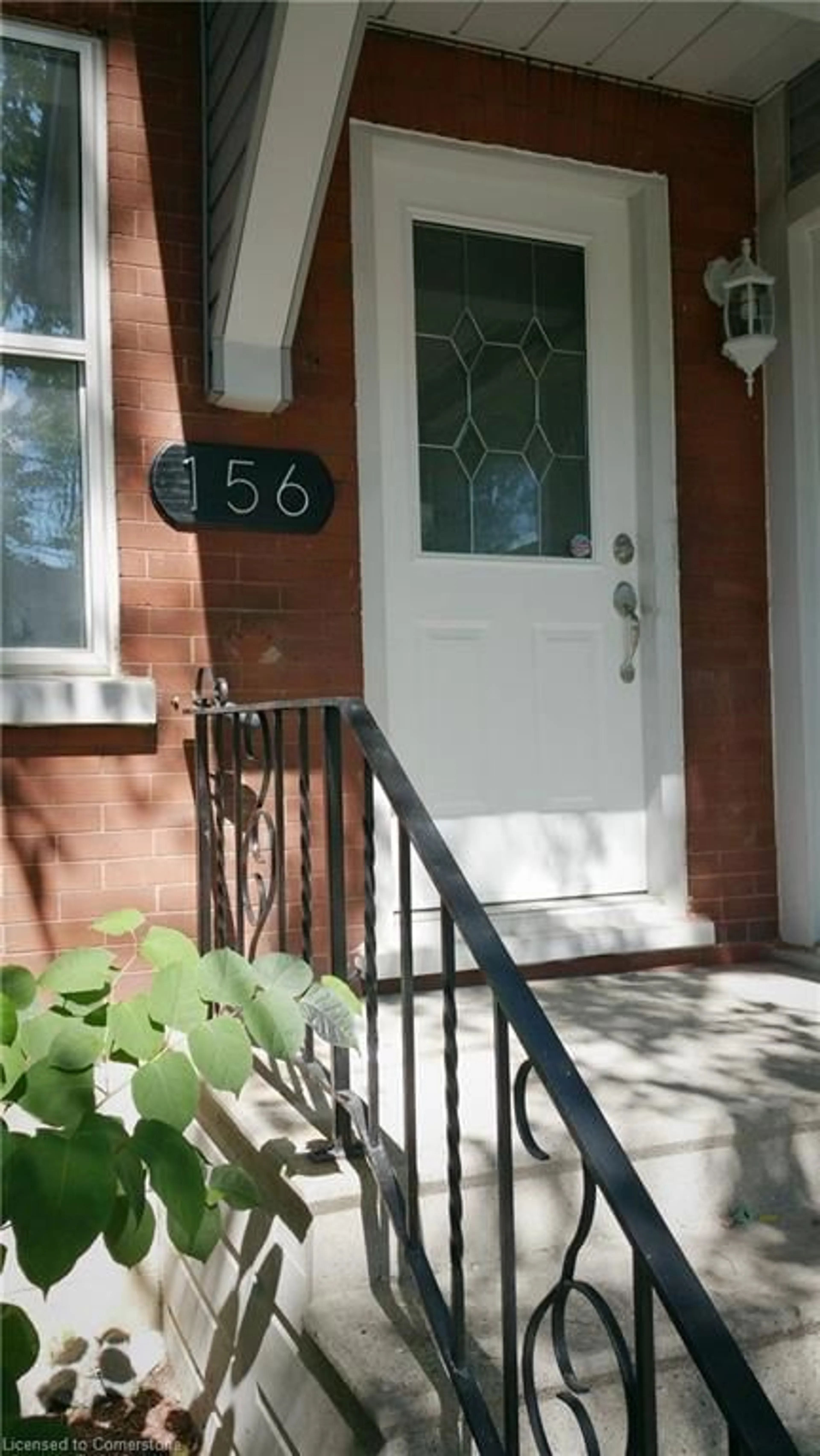 Indoor entryway for 156 Mill St, Kitchener Ontario N2M 3P8