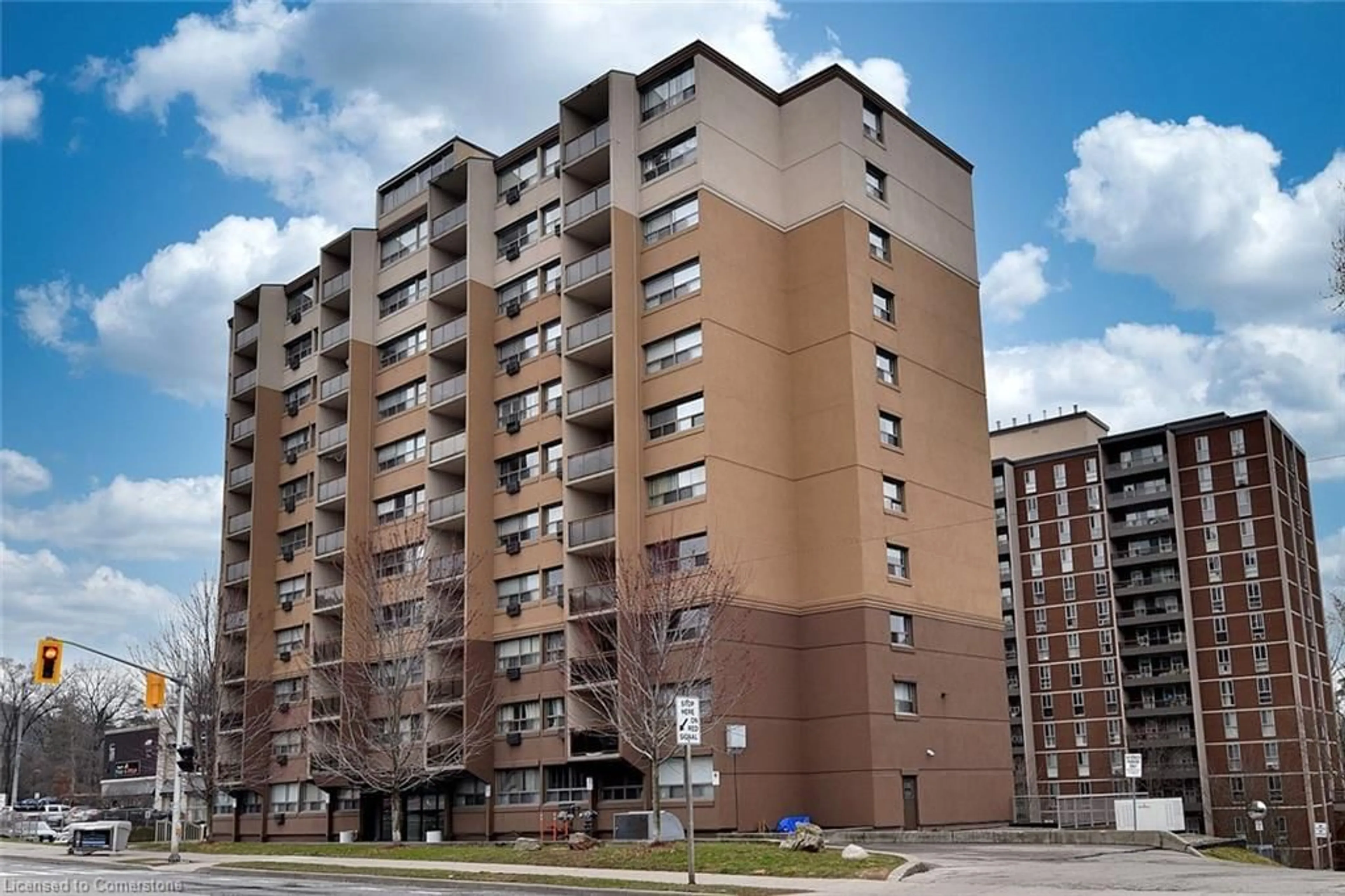 Unknown for 1950 Main St #302, Hamilton Ontario L8S 4M9