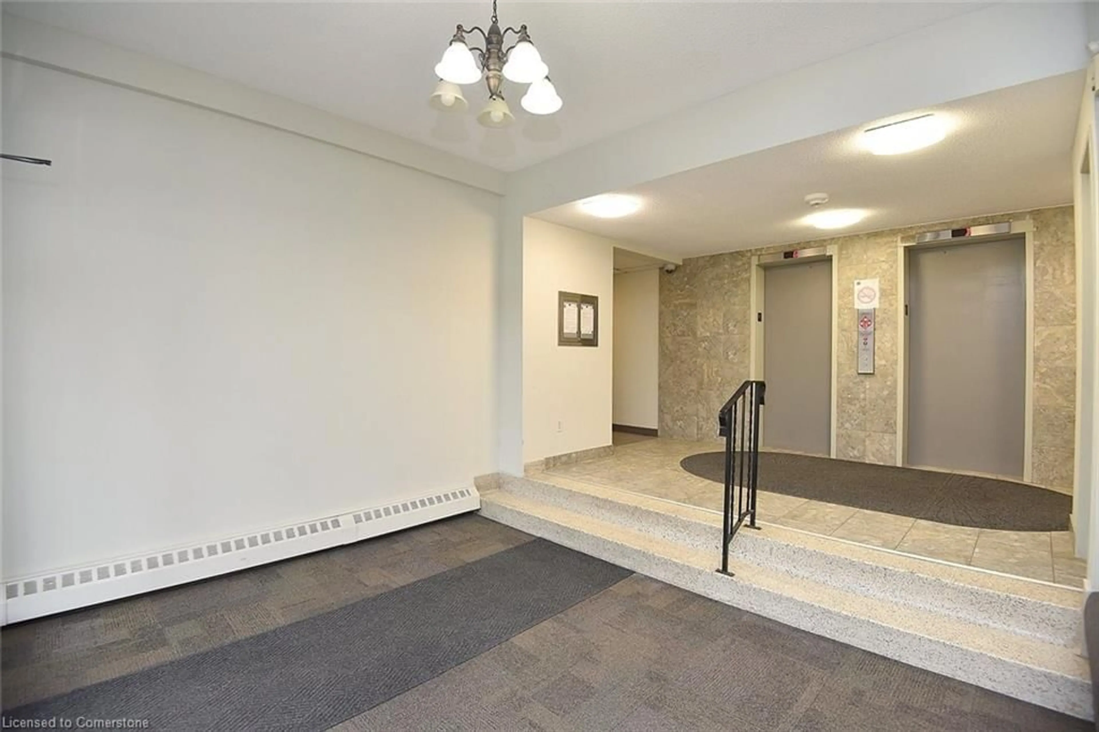 Indoor foyer for 1950 Main St #302, Hamilton Ontario L8S 4M9