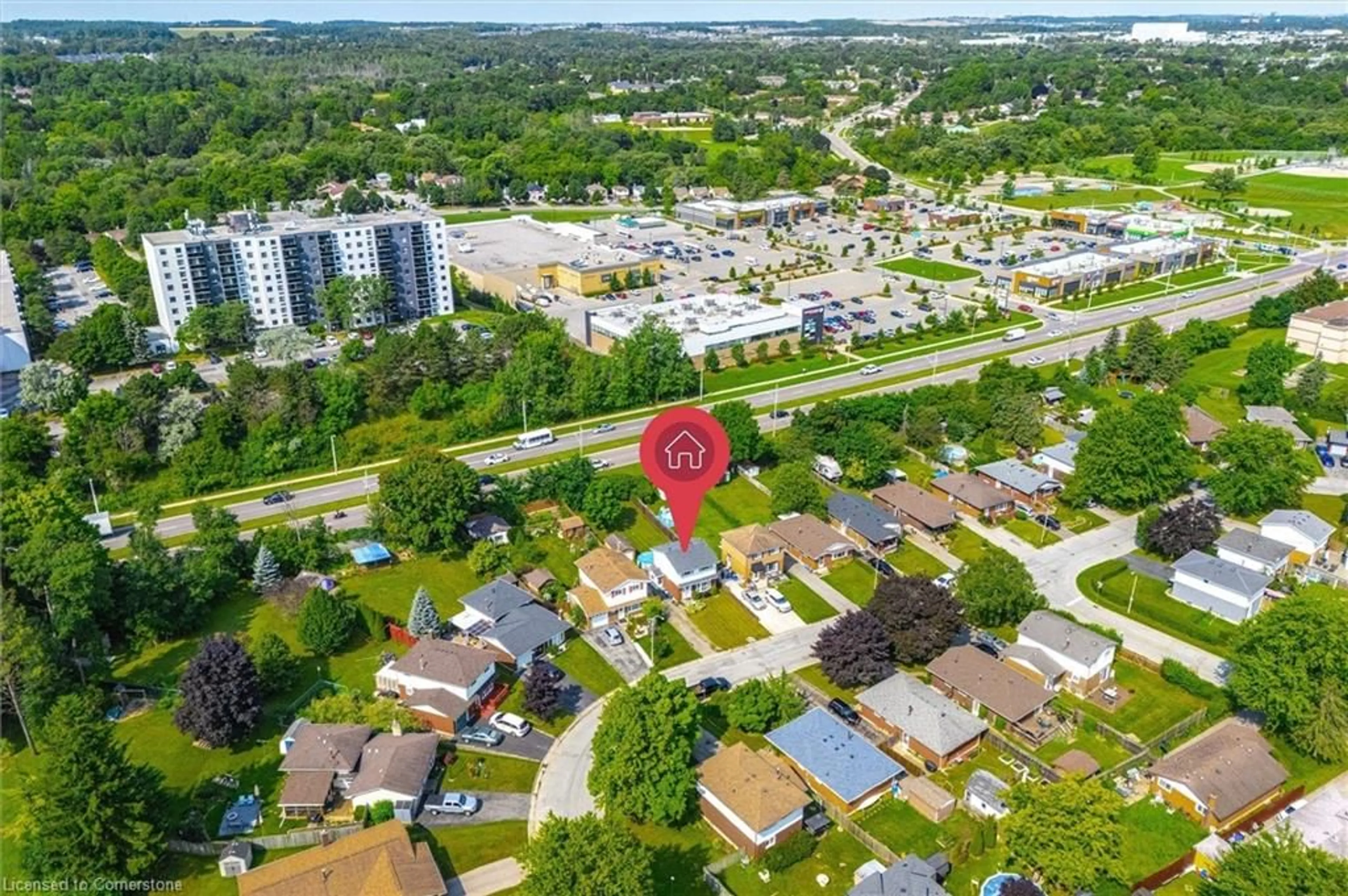 A pic from outside/outdoor area/front of a property/back of a property/a pic from drone, street for 90 Arrowhead Cres, Kitchener Ontario N2P 1B9