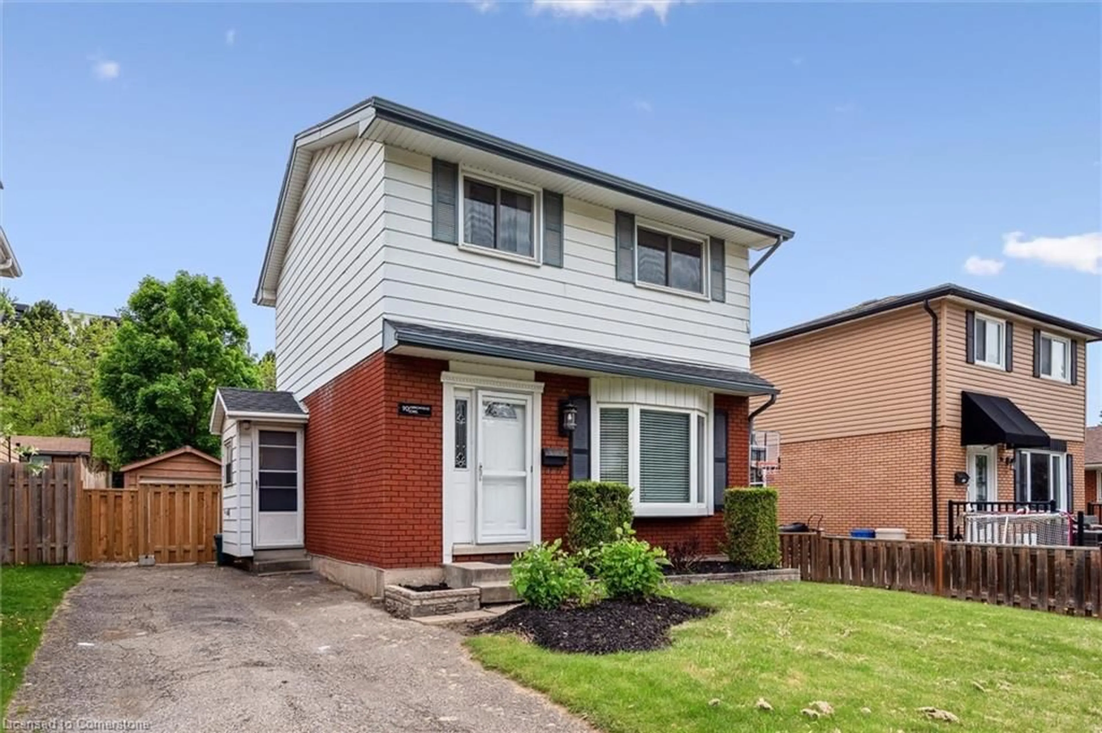 Home with brick exterior material, street for 90 Arrowhead Cres, Kitchener Ontario N2P 1B9