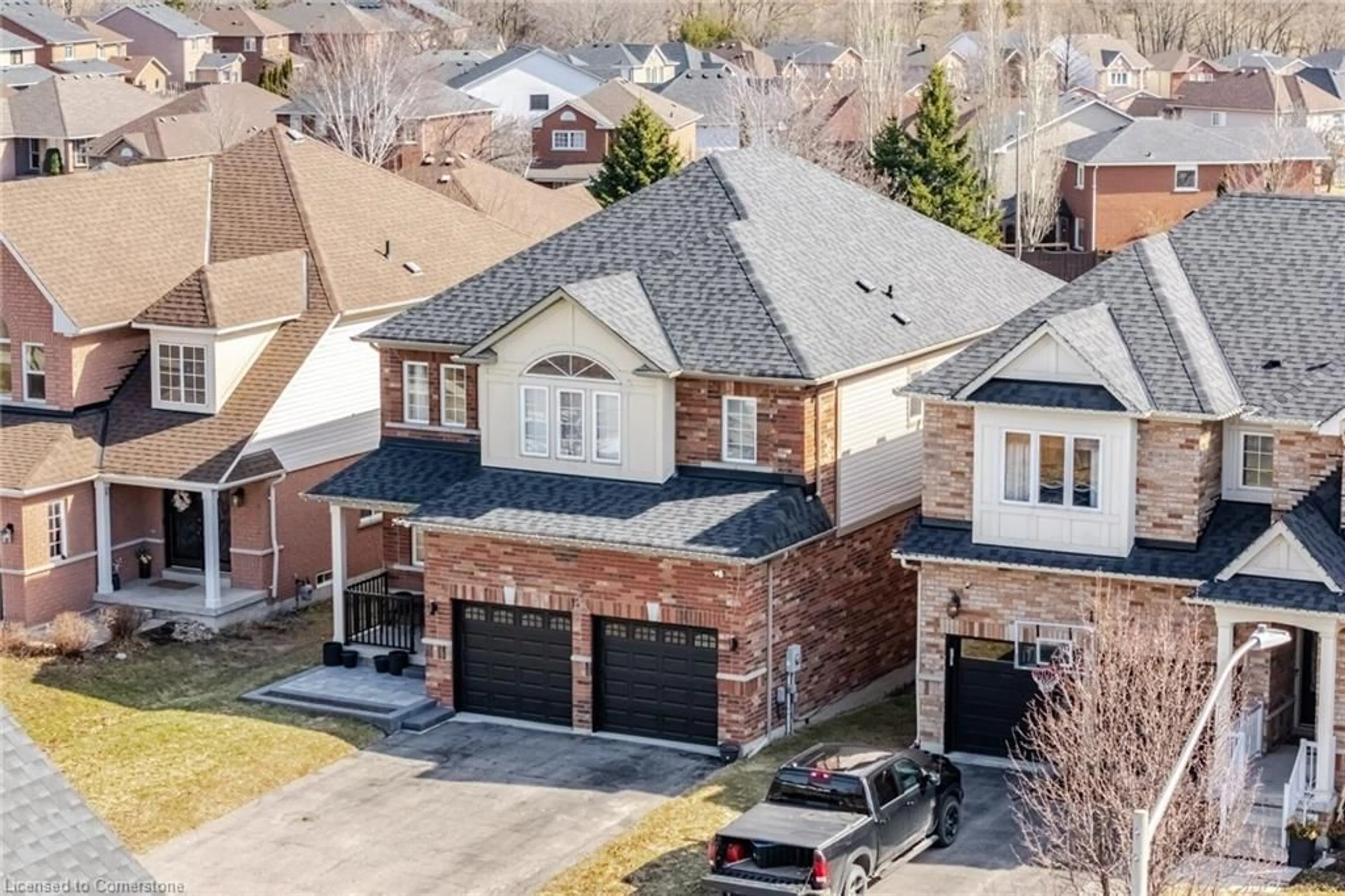 A pic from outside/outdoor area/front of a property/back of a property/a pic from drone, street for 7 Baxter St, Clarington Ontario L1C 5R1