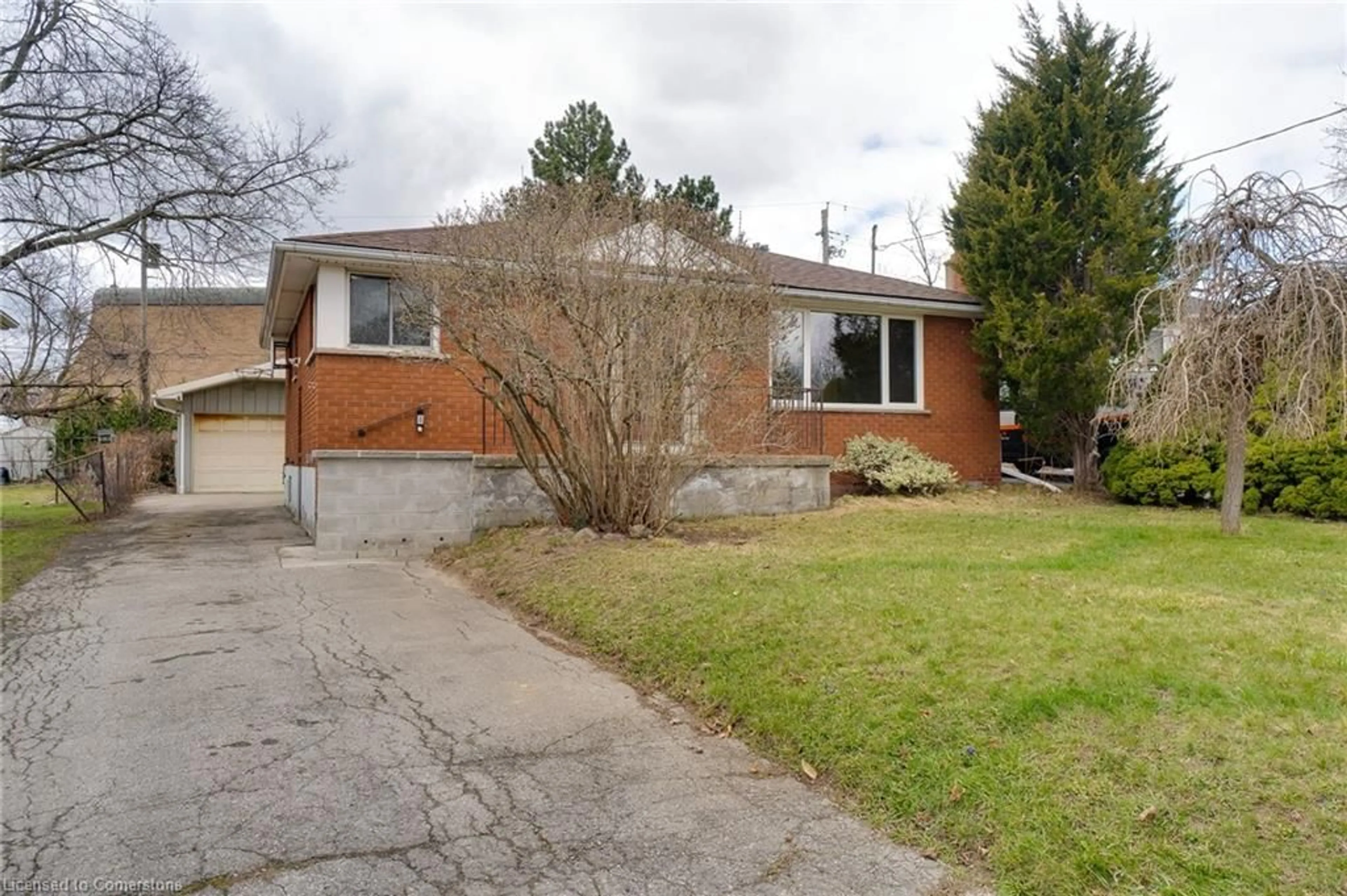 Home with brick exterior material, street for 1450 Mountain Grove Ave, Burlington Ontario L7P 2H3