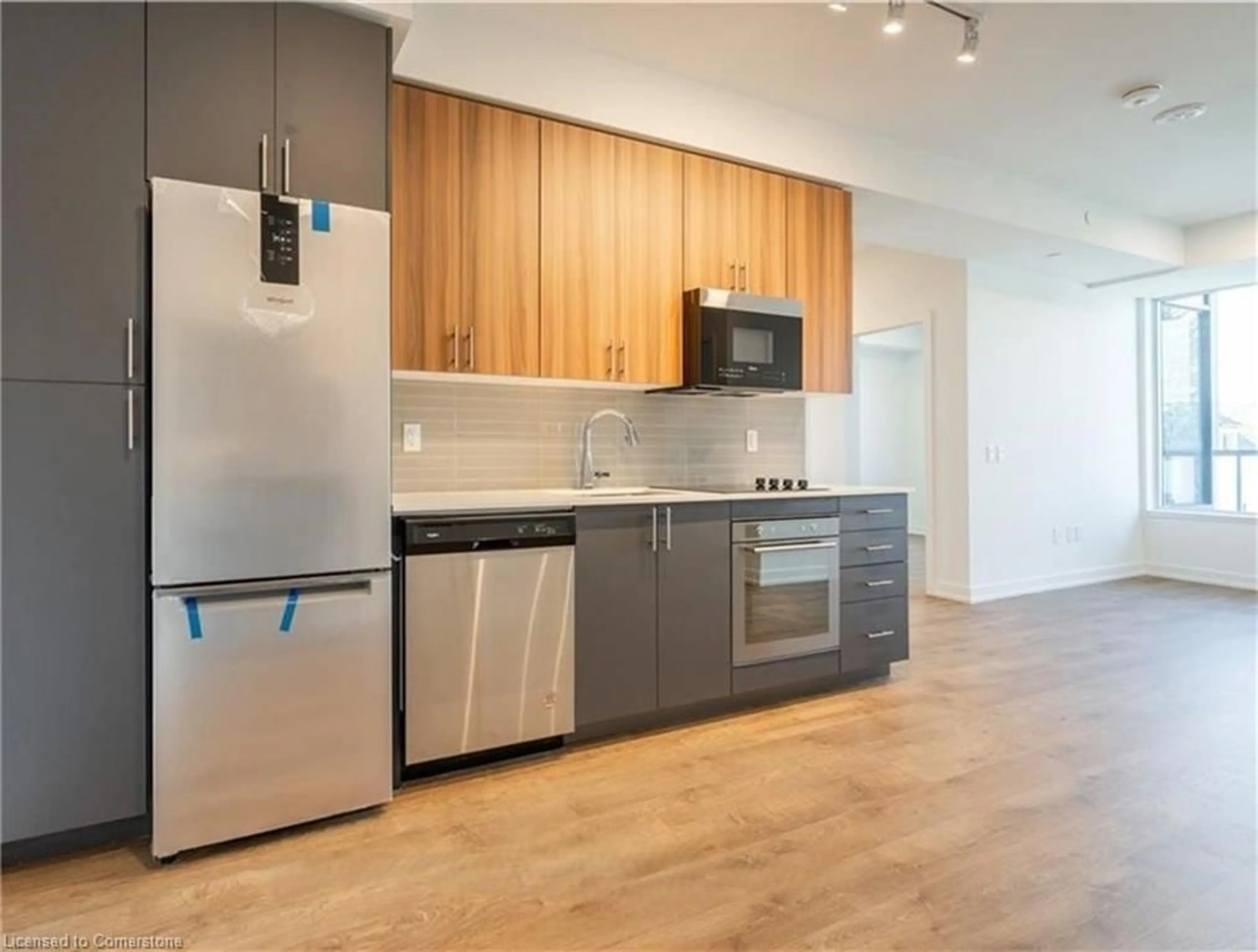 Standard kitchen, wood/laminate floor for 415 Main St #301, Hamilton Ontario L8P 1K5