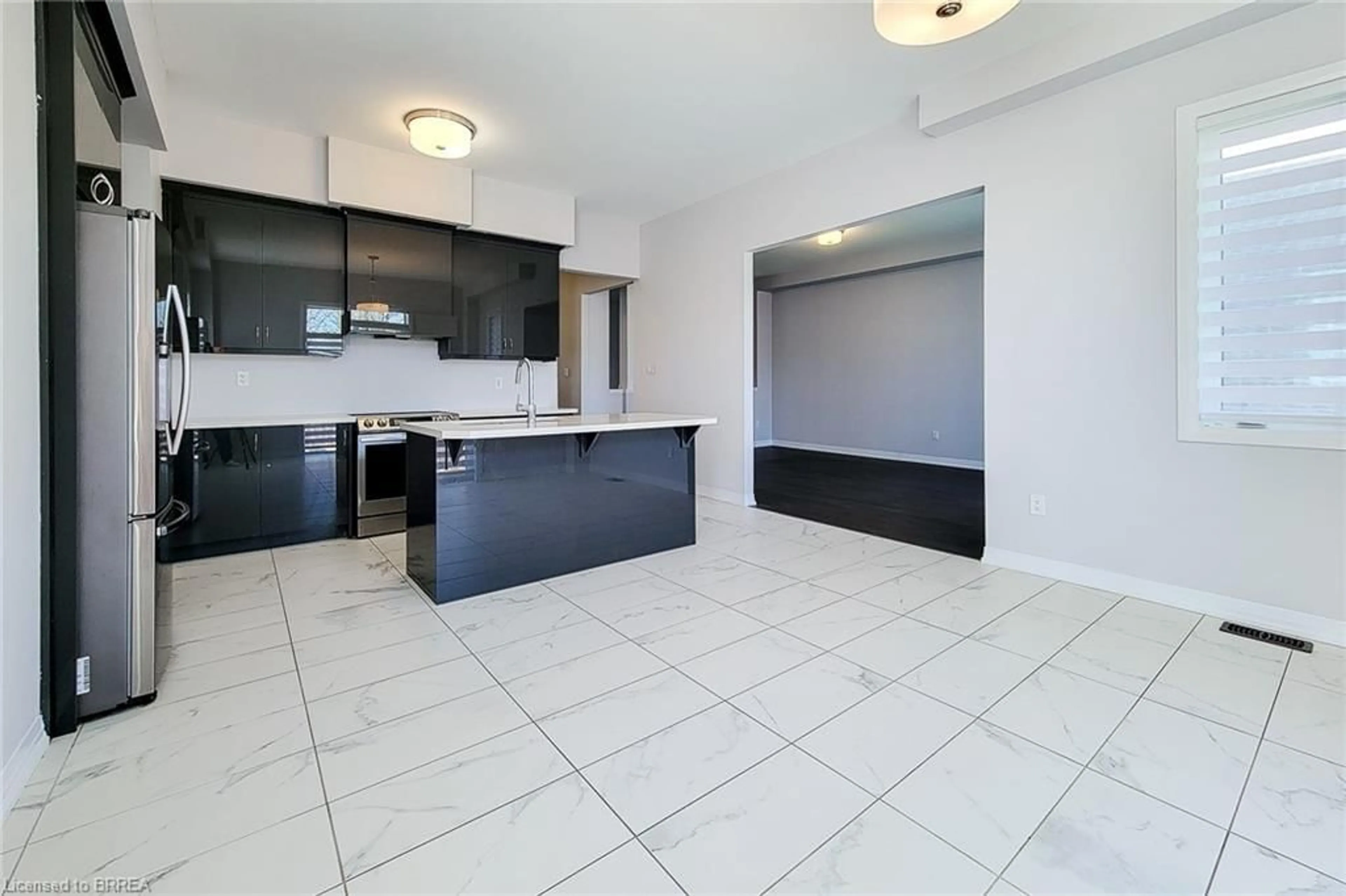 Open concept kitchen, ceramic/tile floor for 27 Stauffer Rd, Brantford Ontario N2V 0B2