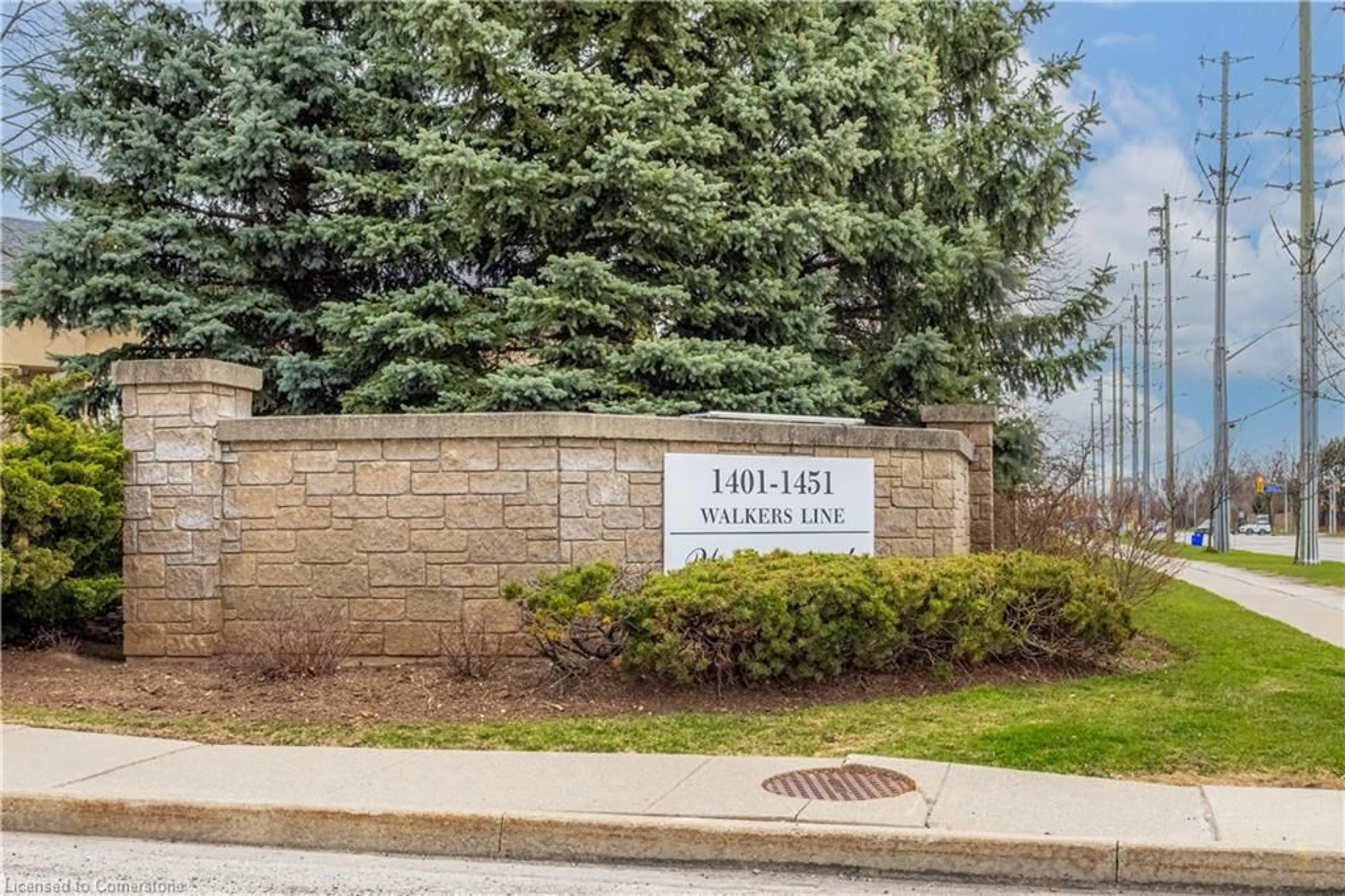 Indoor foyer for 1411 Walker's Line #407, Burlington Ontario L7M 4P5