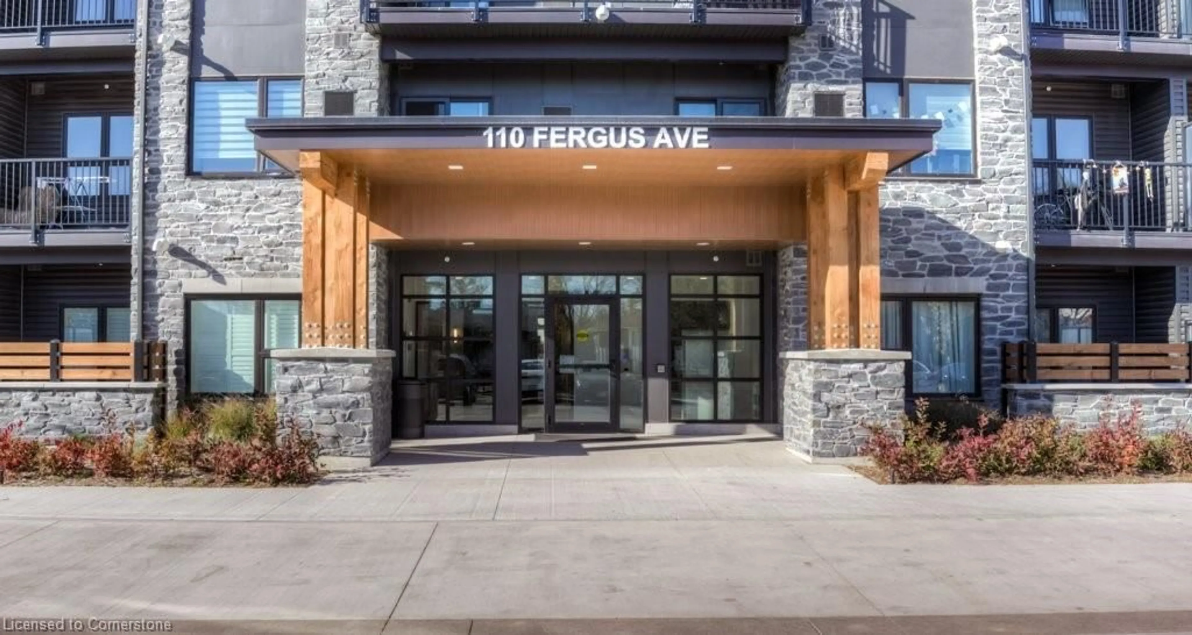 Indoor foyer for 110 Fergus Ave #430, Kitchener Ontario N2A 0K9