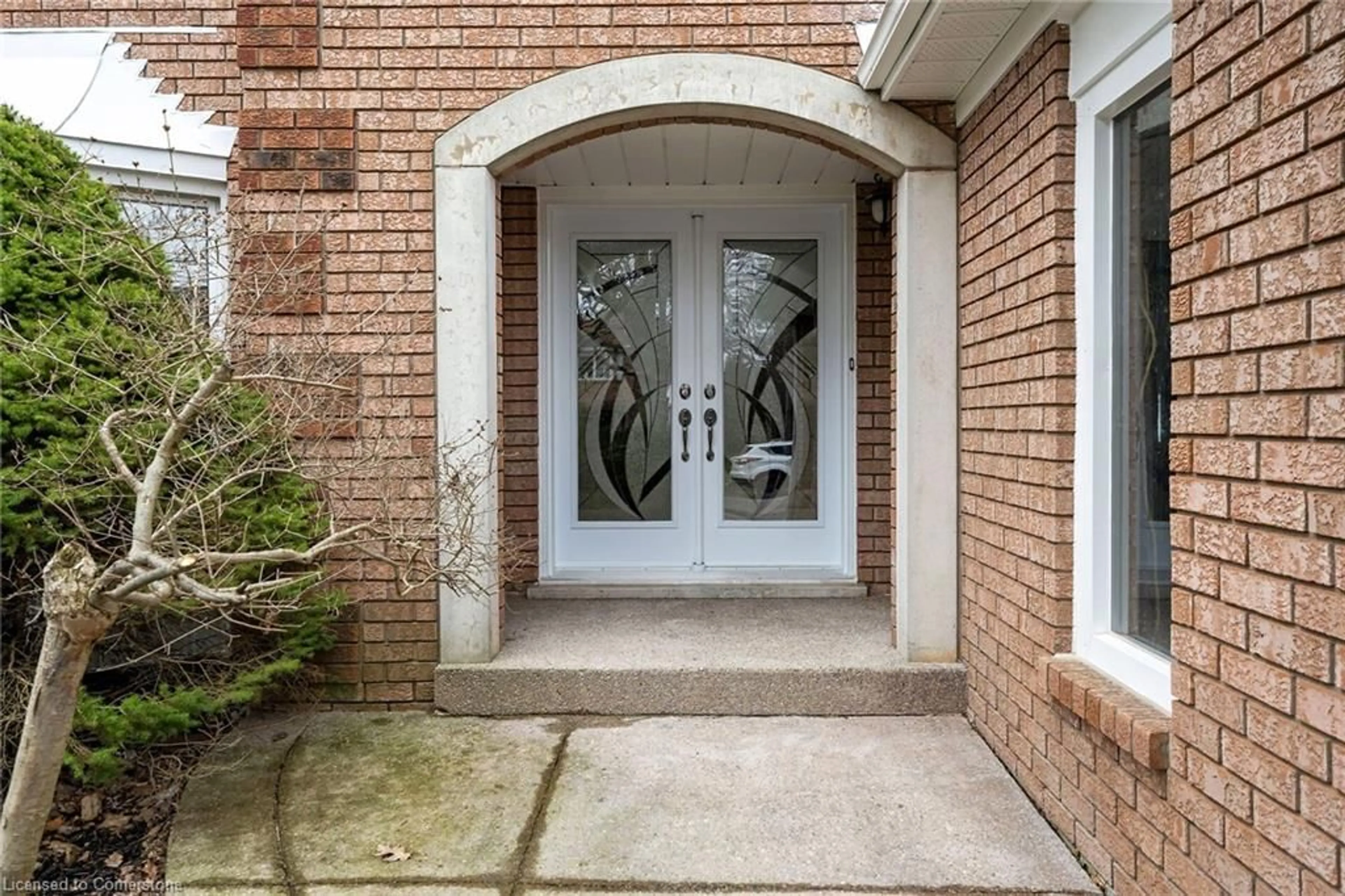 Indoor entryway for 1466 Parish Lane, Oakville Ontario L6M 2Z5