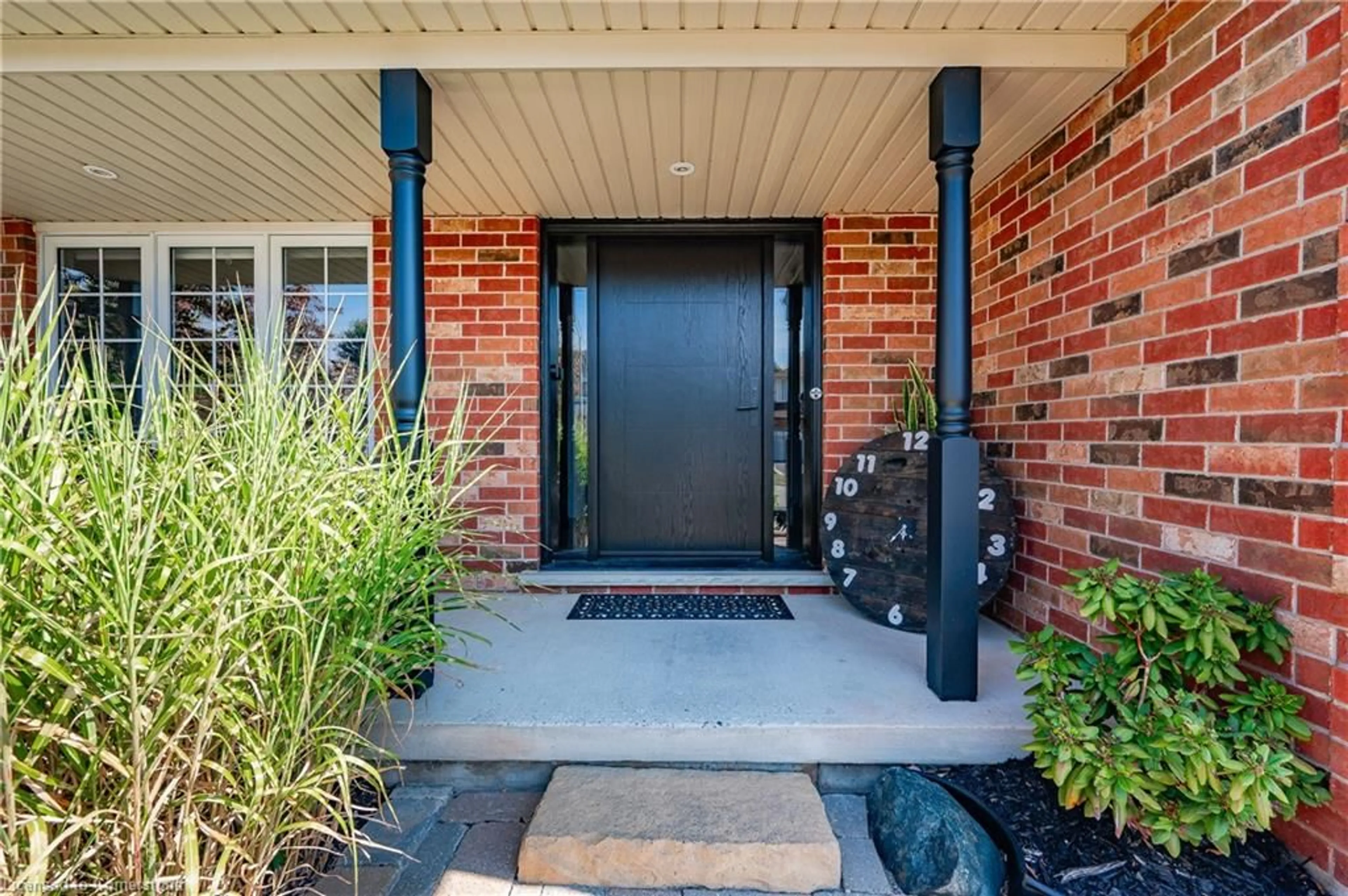 Indoor entryway for 23 Dawkins Cres, Acton Ontario L7J 2Z4