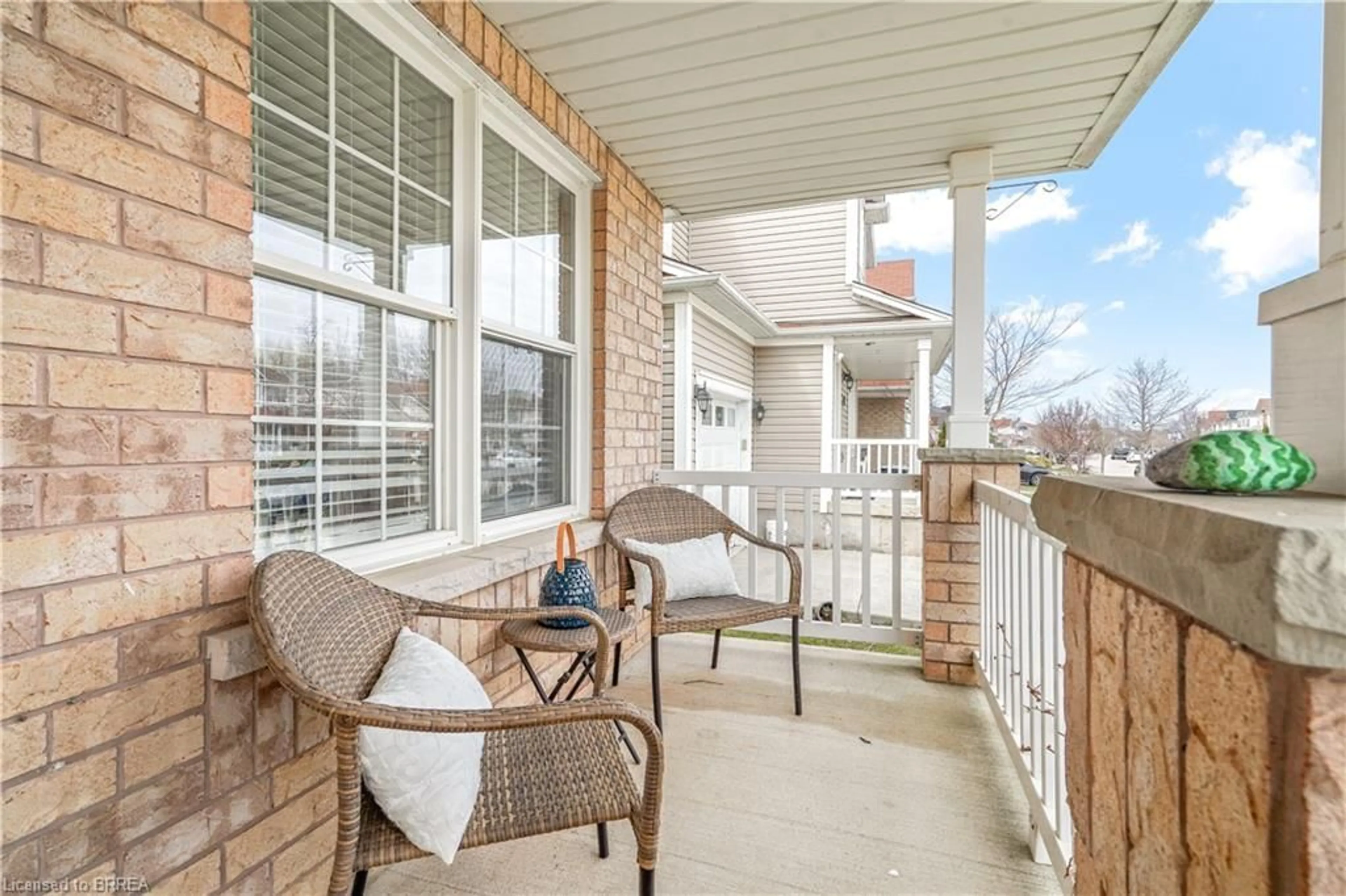 Patio, street for 216 Osborn Ave, Brantford Ontario N3T 0A1